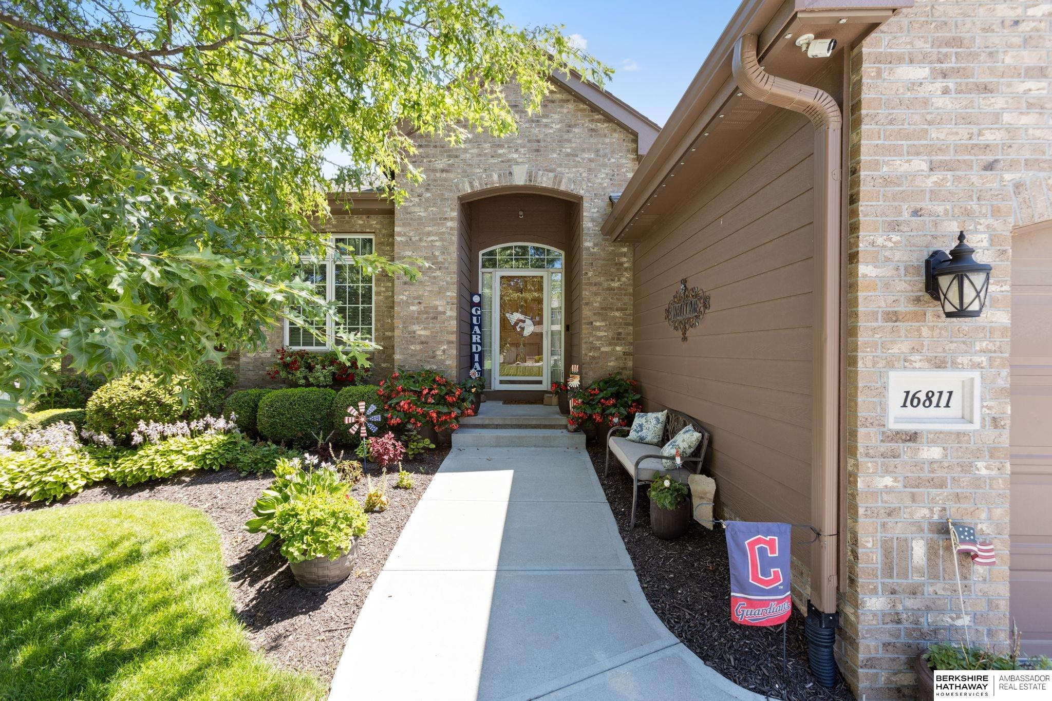 16811 Chandler Street — photo