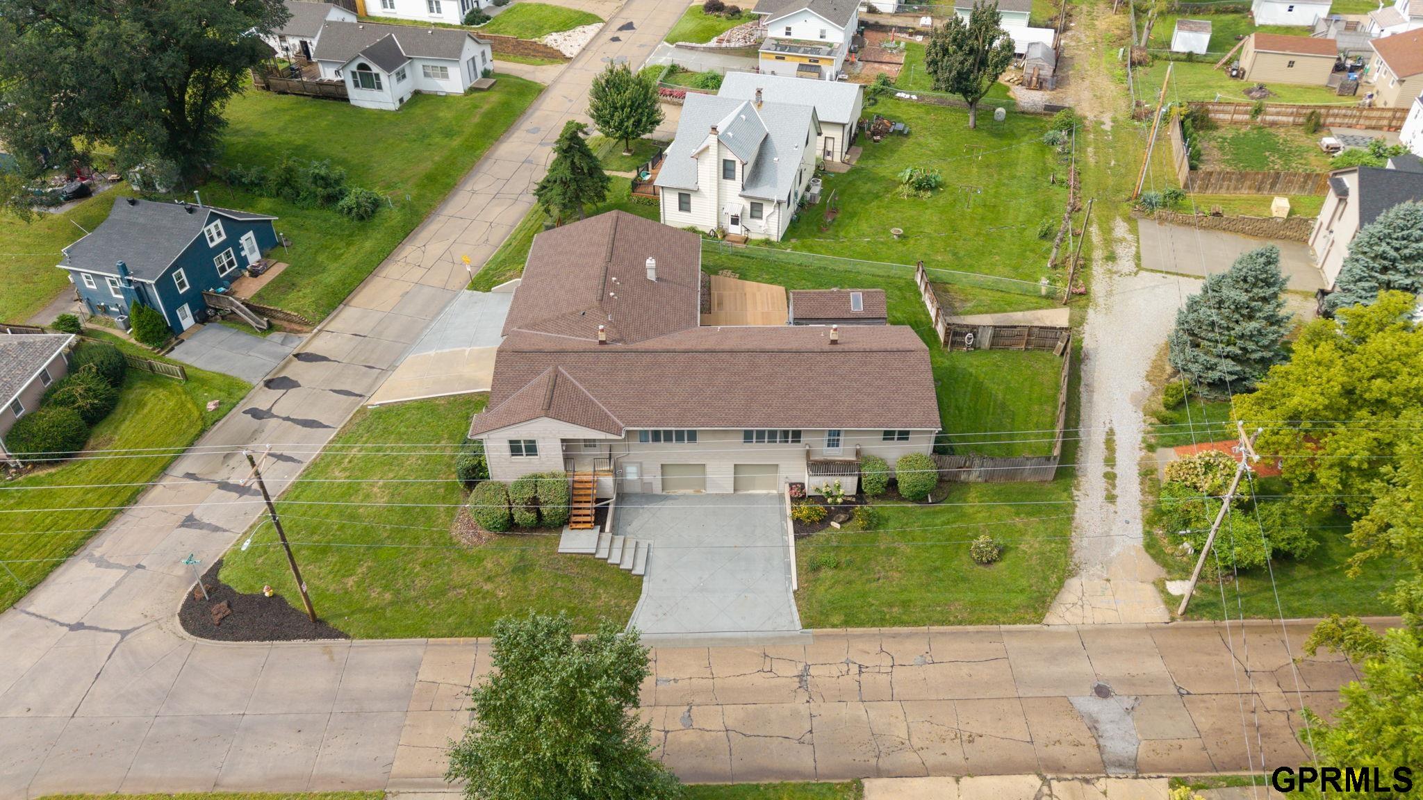 5512 Woodlawn Avenue — photo