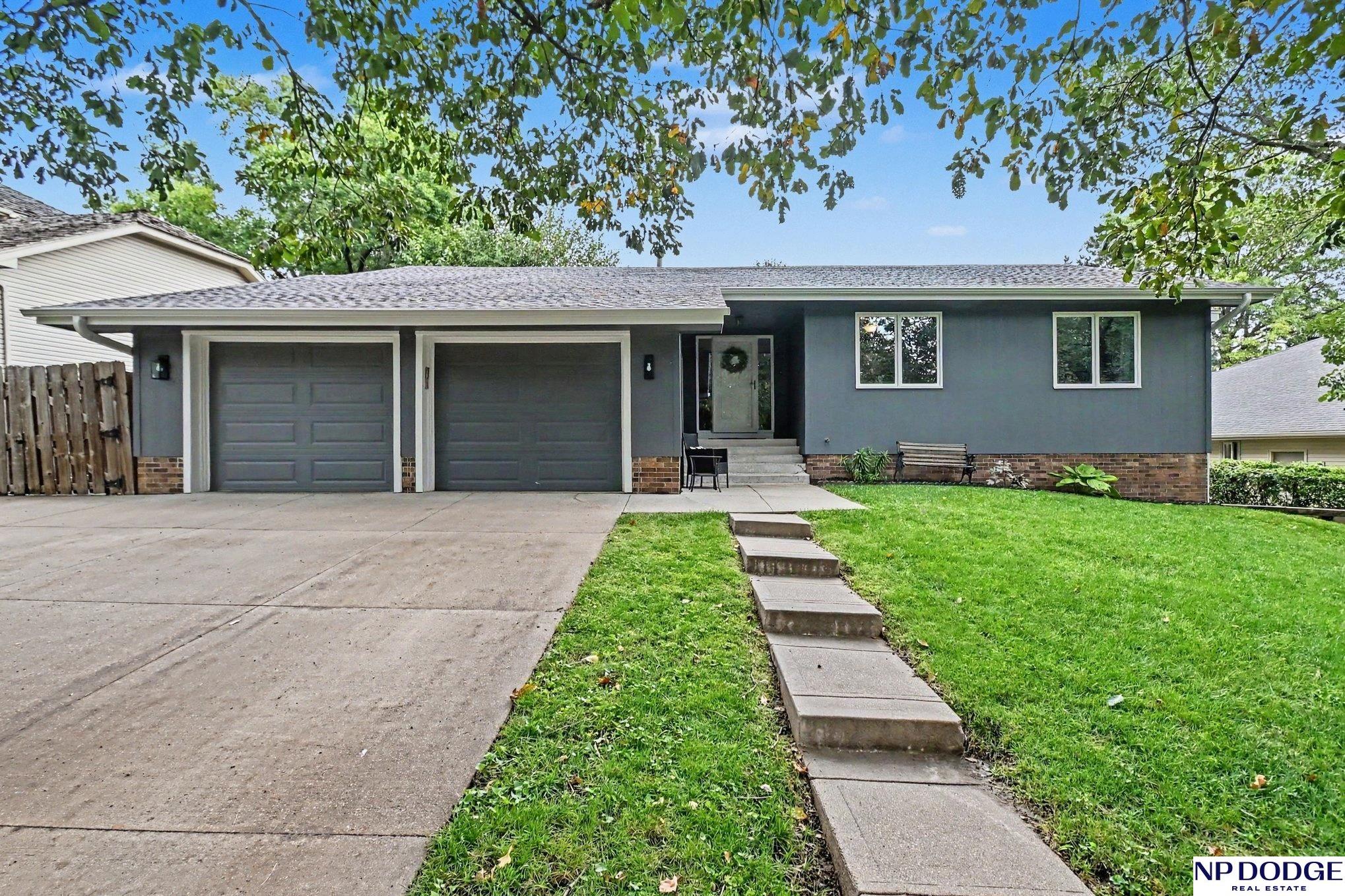 15827 Leavenworth Street — photo