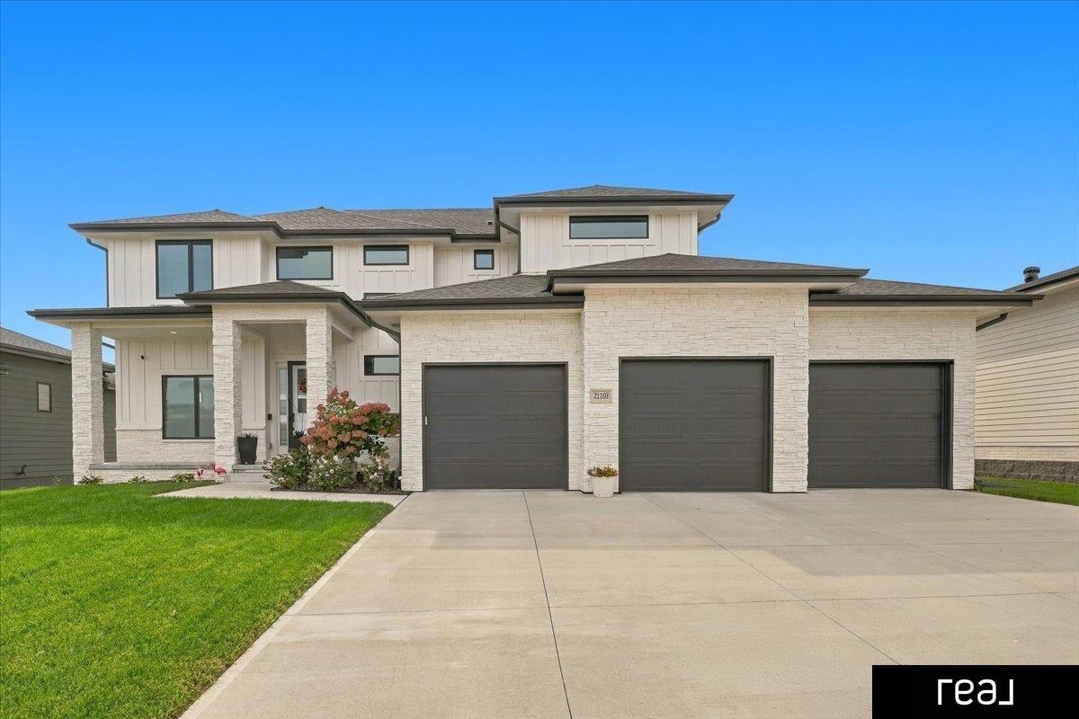 21103 Atwood Avenue — photo