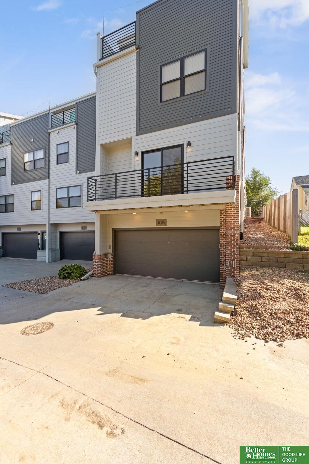 3119 Mayberry Plaza — photo