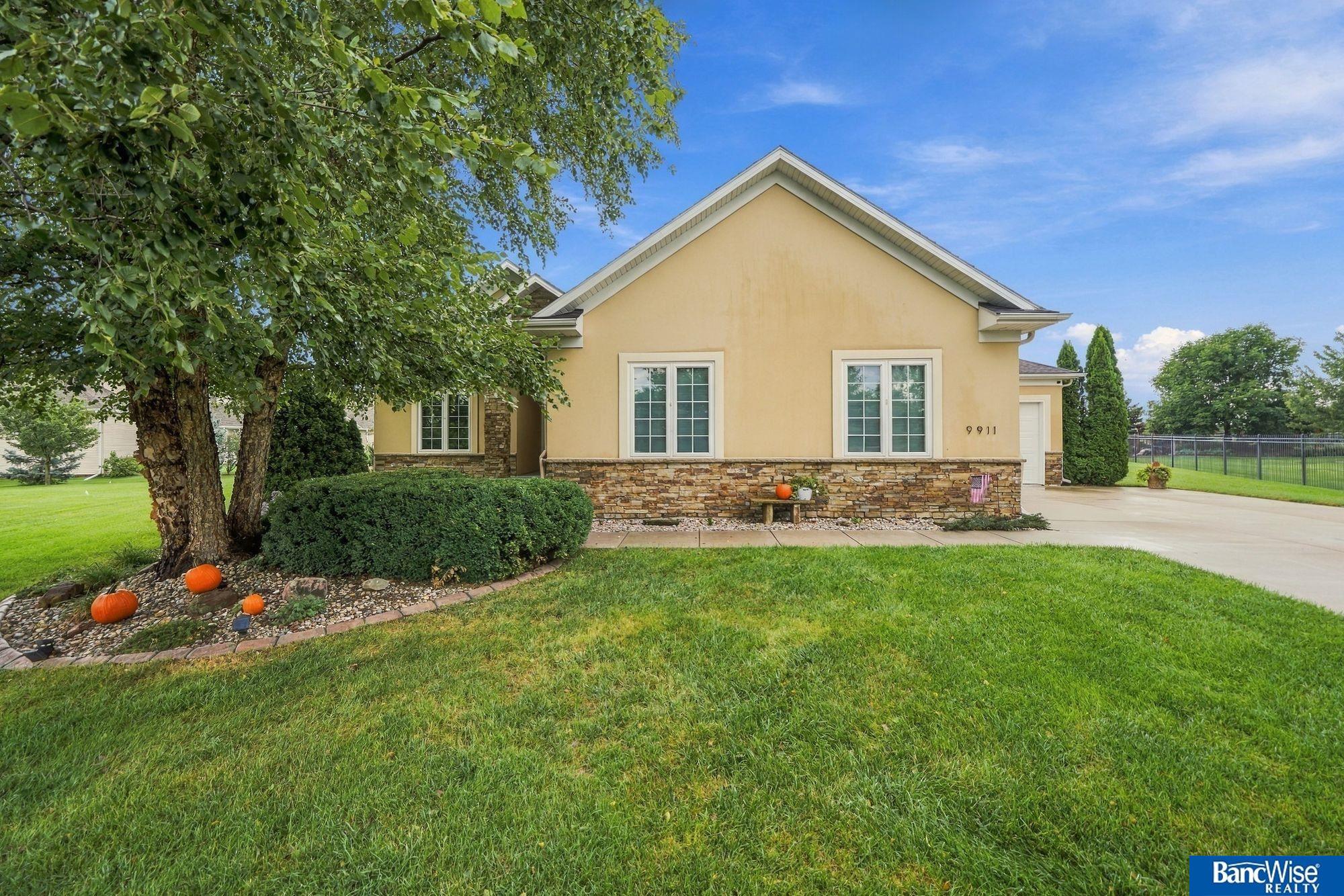 9911 Crystal Water Circle — photo
