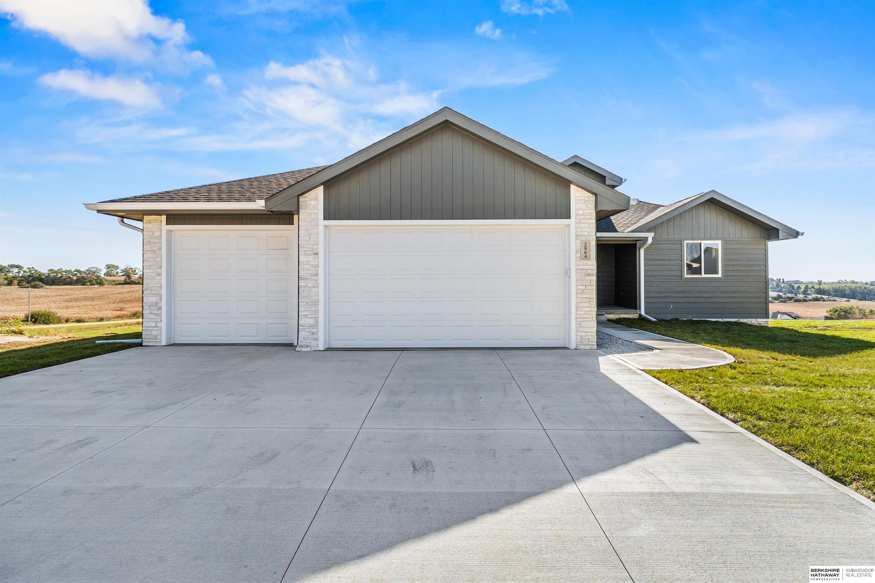 2864 Southern Hills Drive — photo