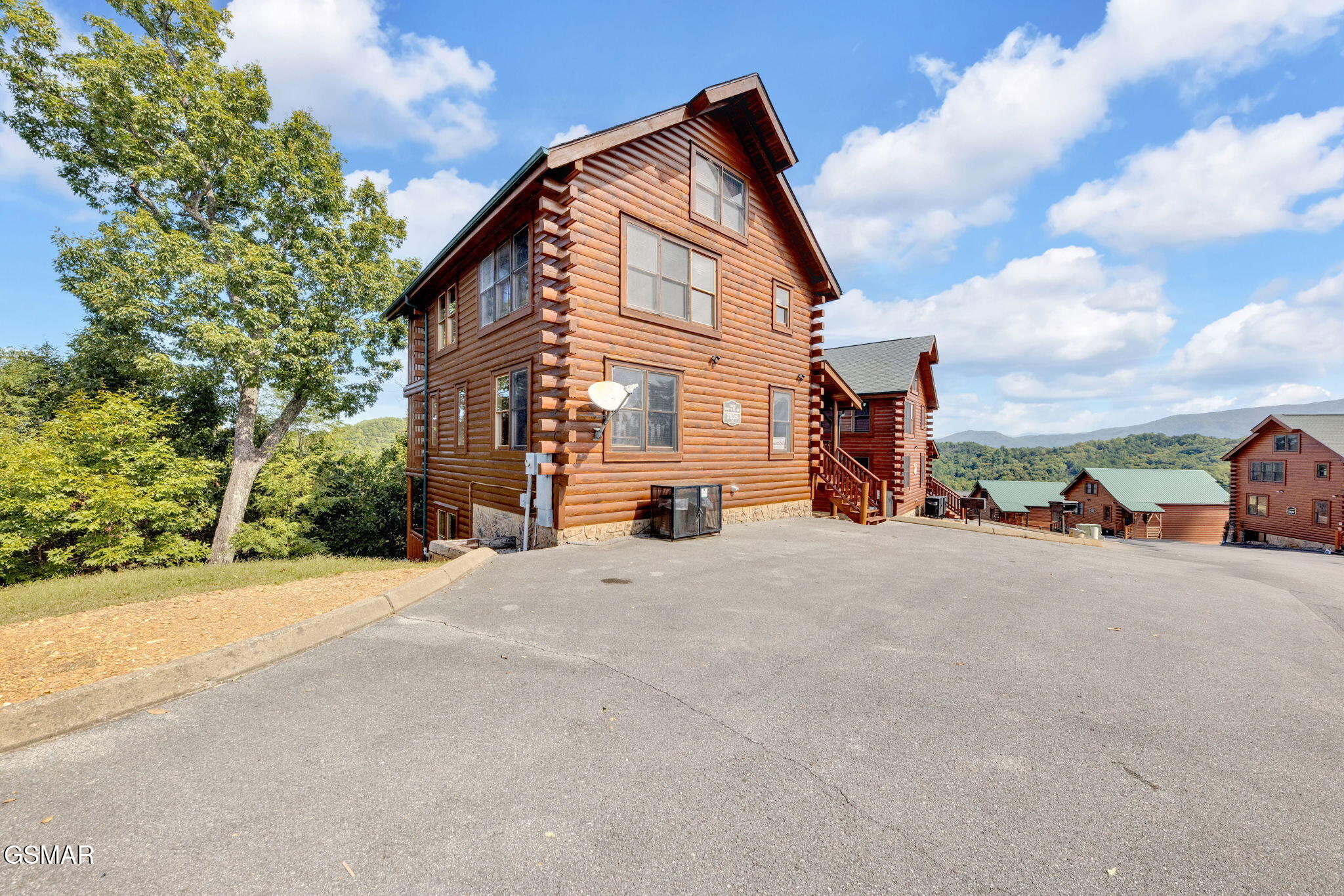 2835 White Oak Ridge Lane — photo