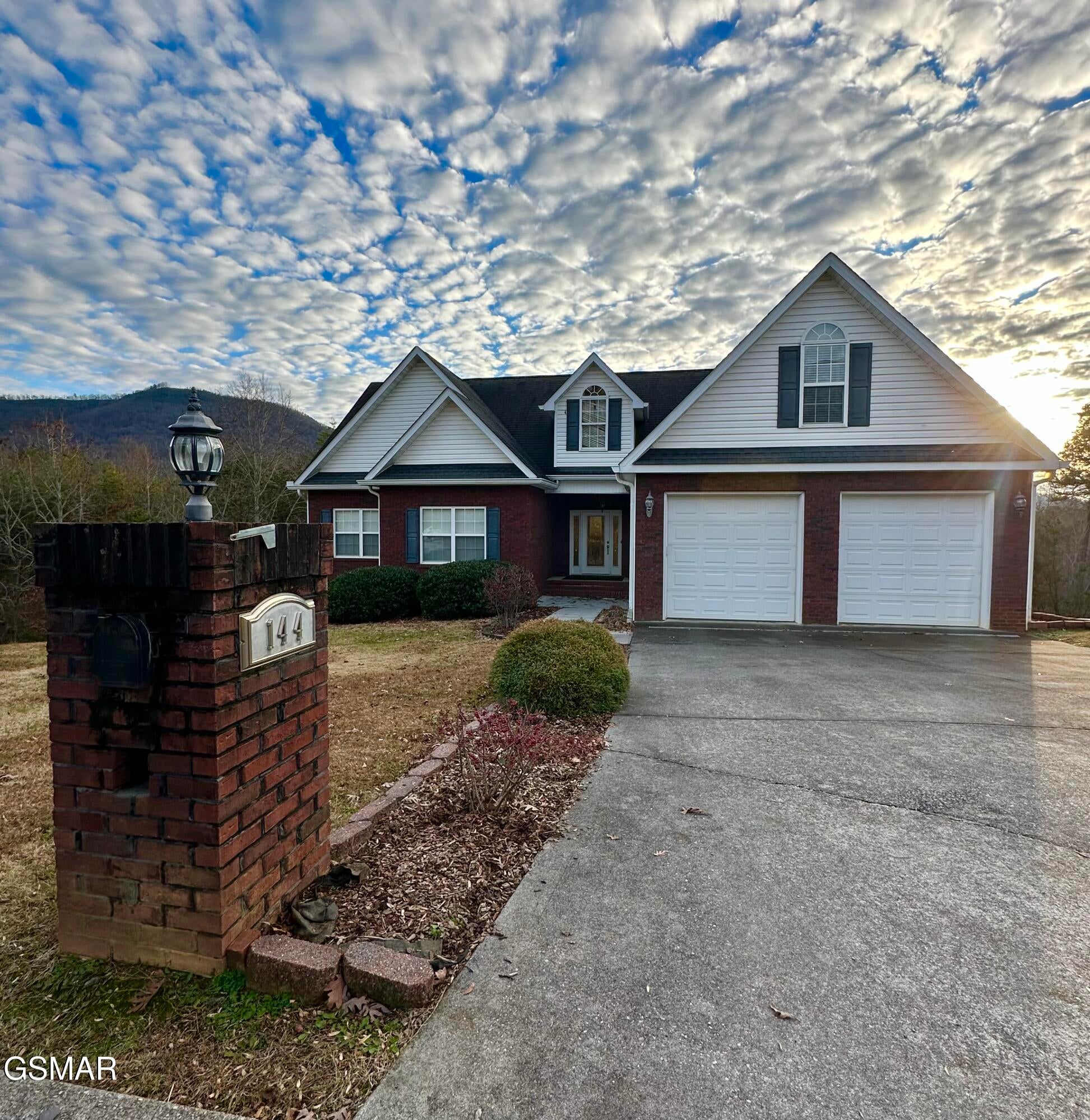 144 Burning Oaks Dr Drive — photo
