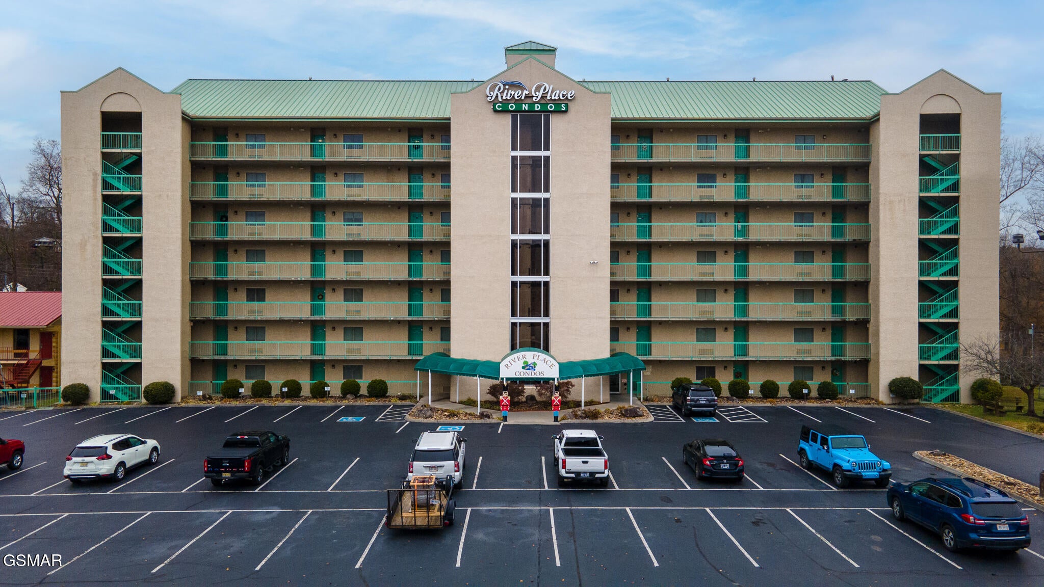 3215 N River Road Ste 503 — photo