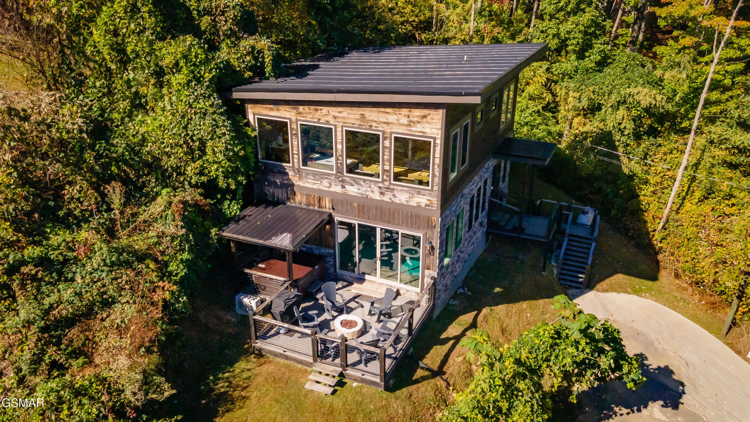869 Chestnut Drive — photo