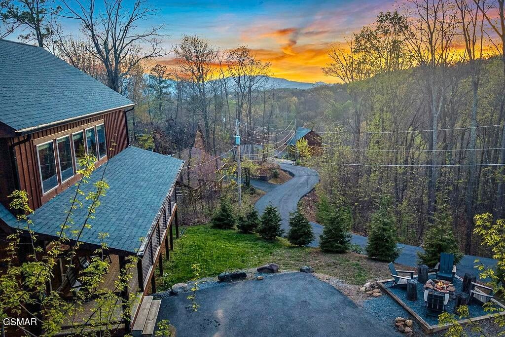 834 Pine Top Lane — photo
