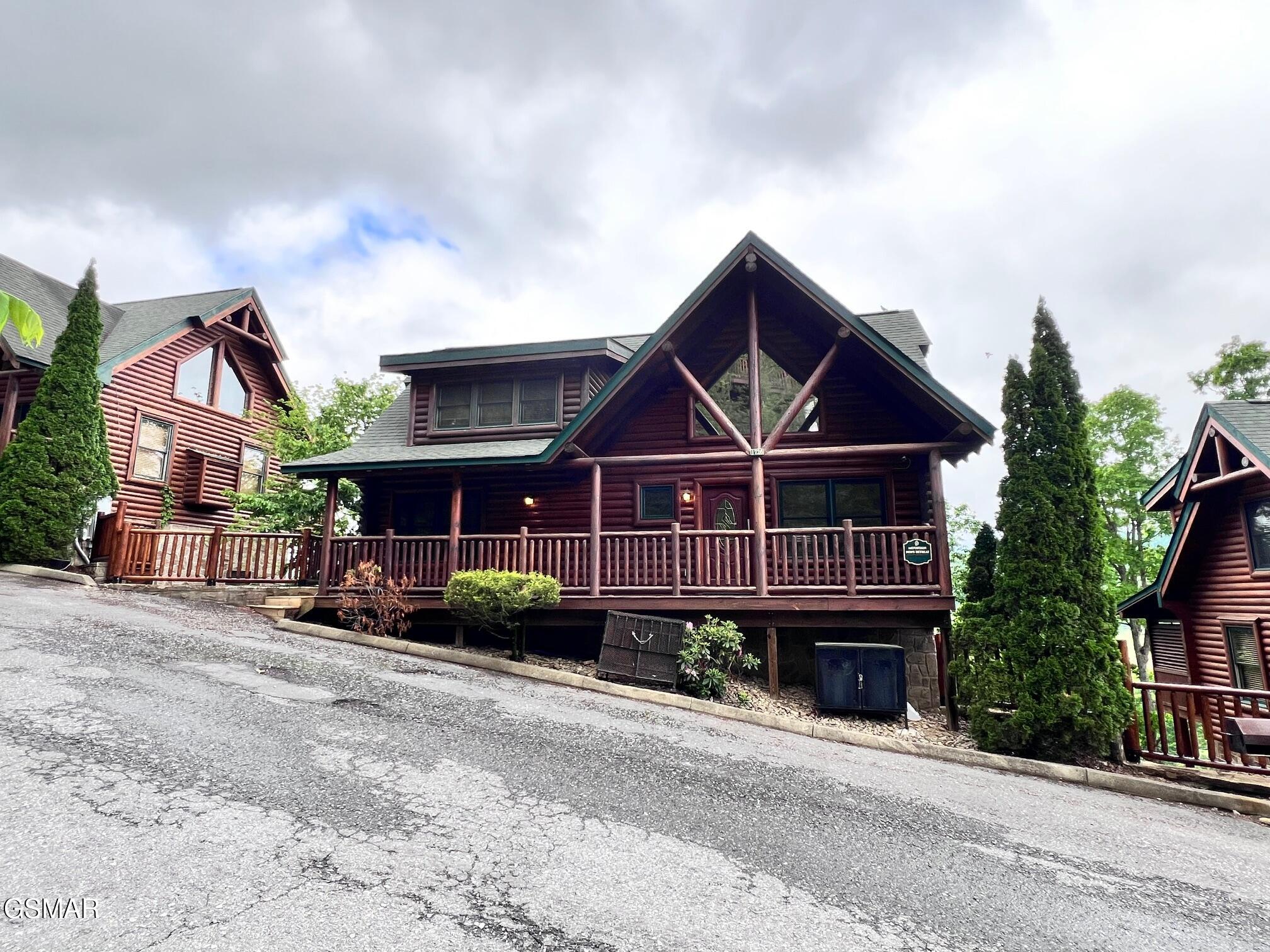 1726 Summit View Way — photo