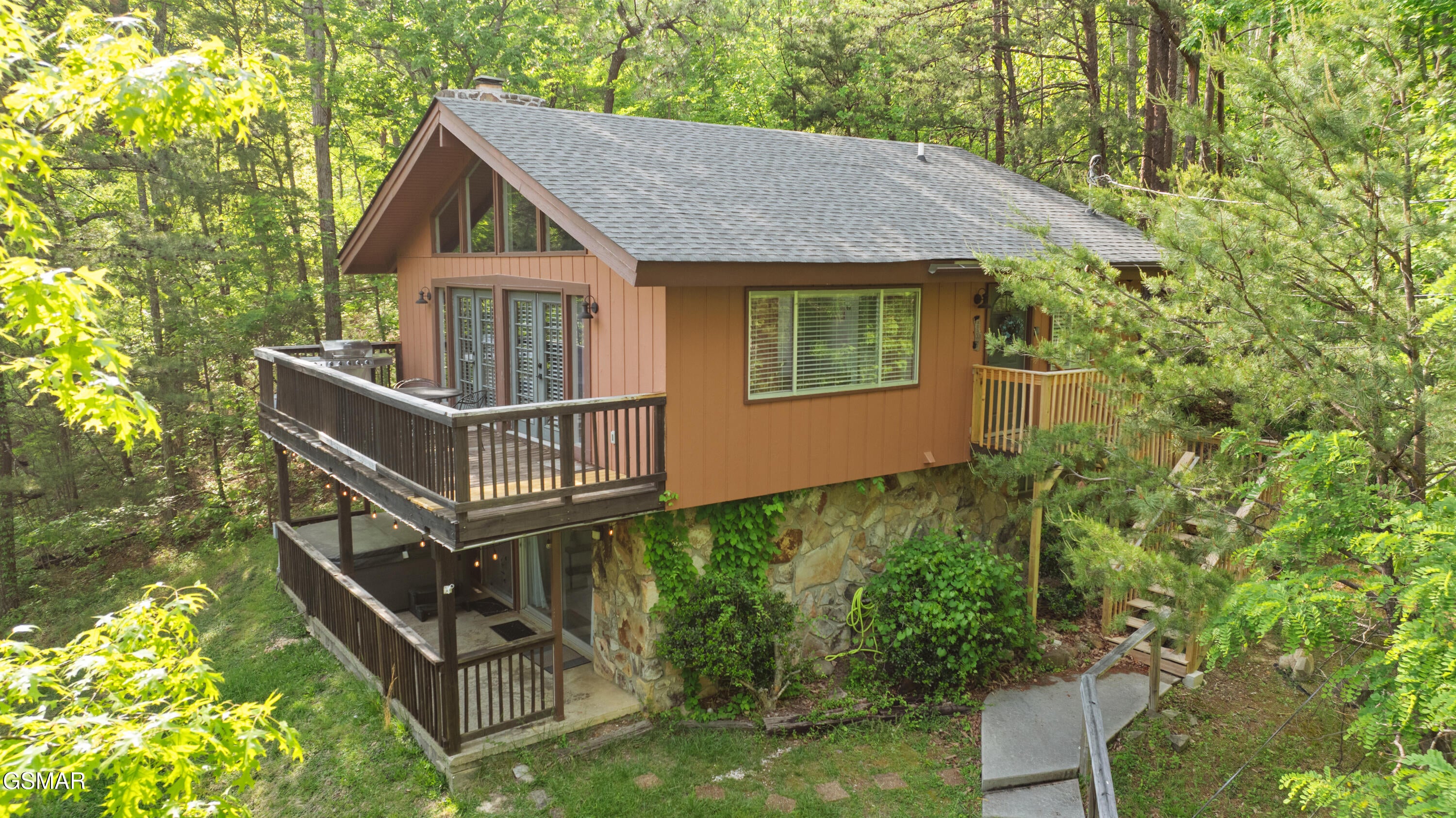 715 Upper Windsor Way — photo