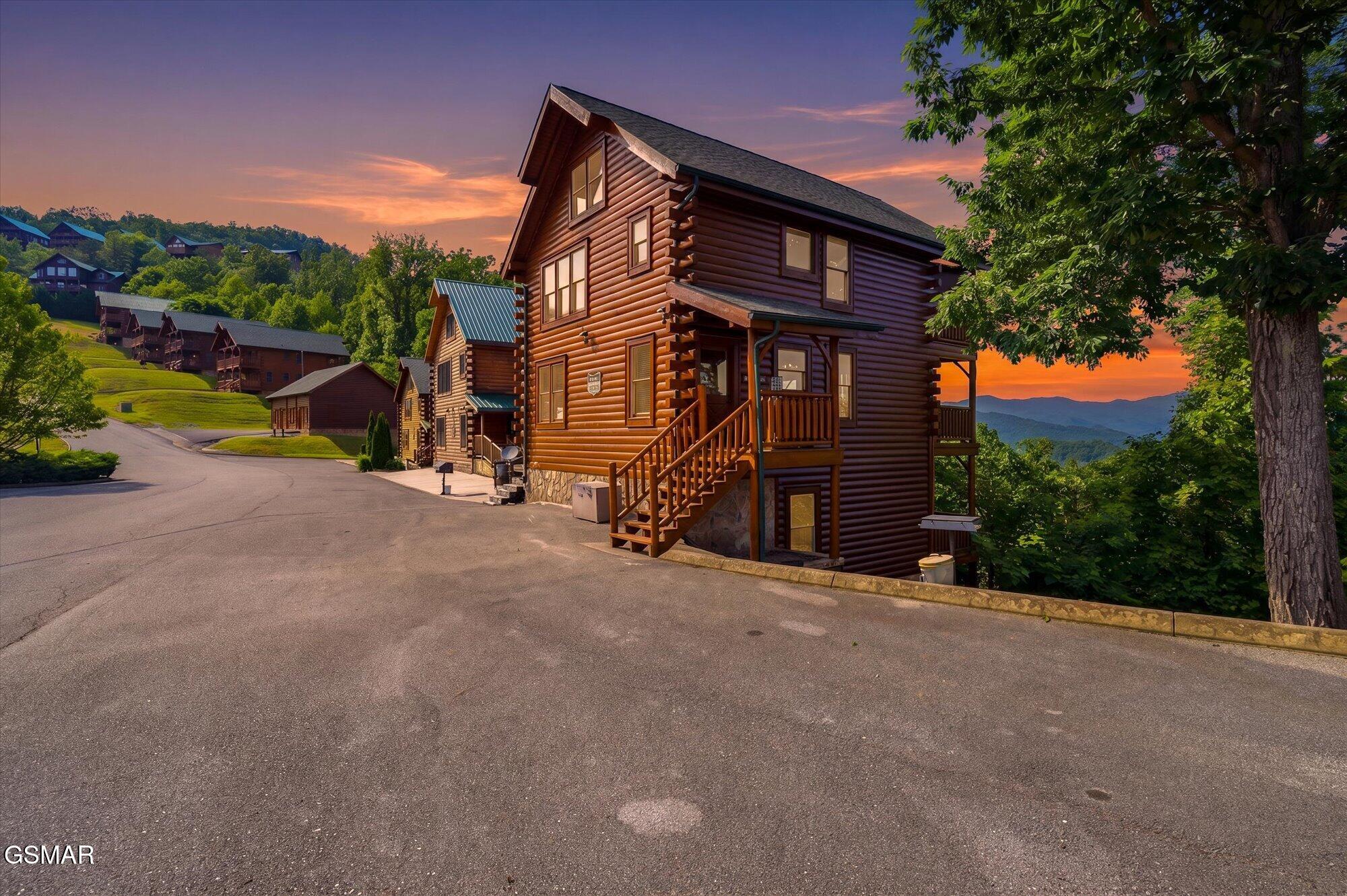 2809 White Oak Ridge Lane — photo