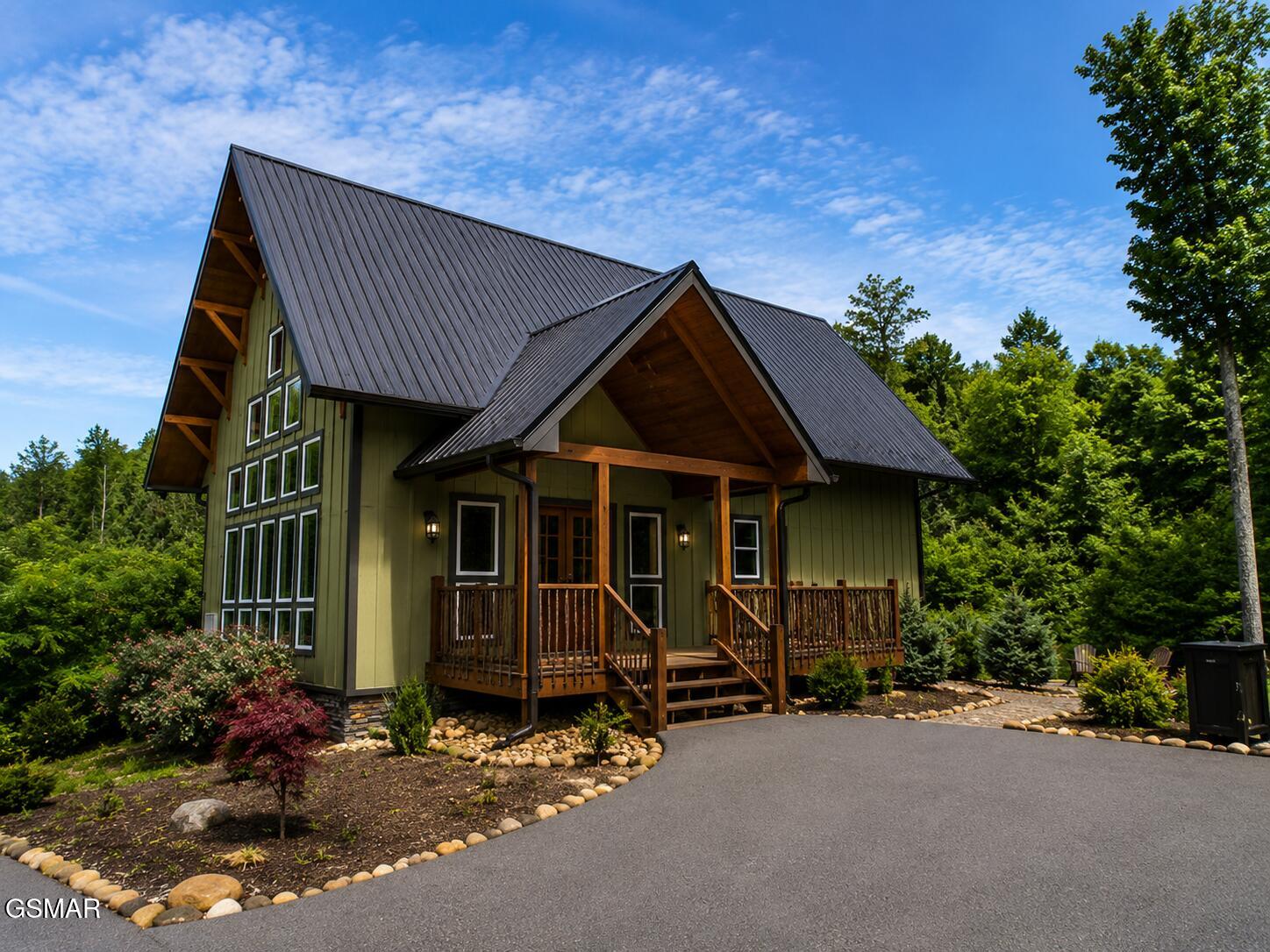 862 Crest View Drive — photo