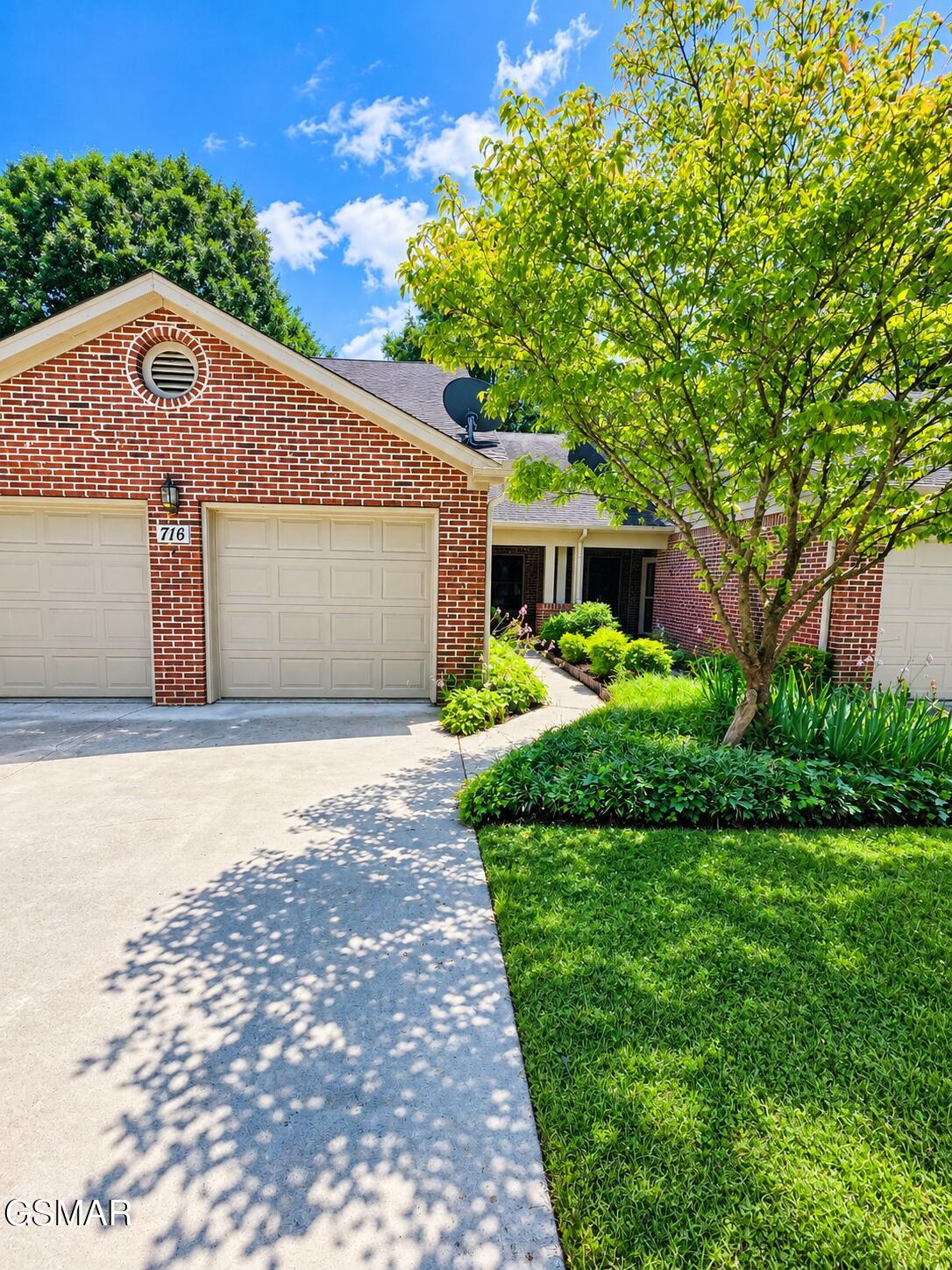 716 Sunrise Circle — photo