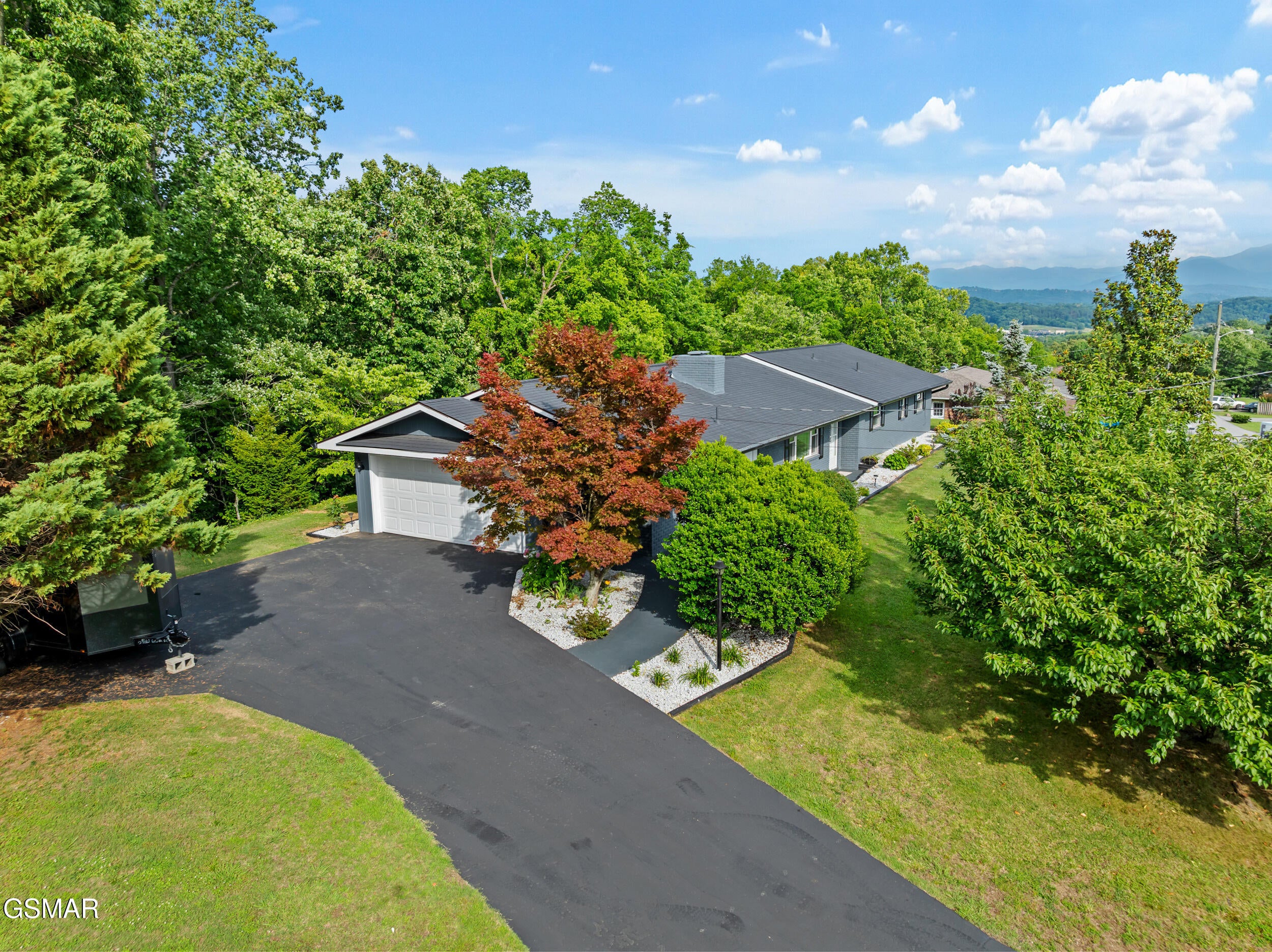 1103 Mayors Drive — photo