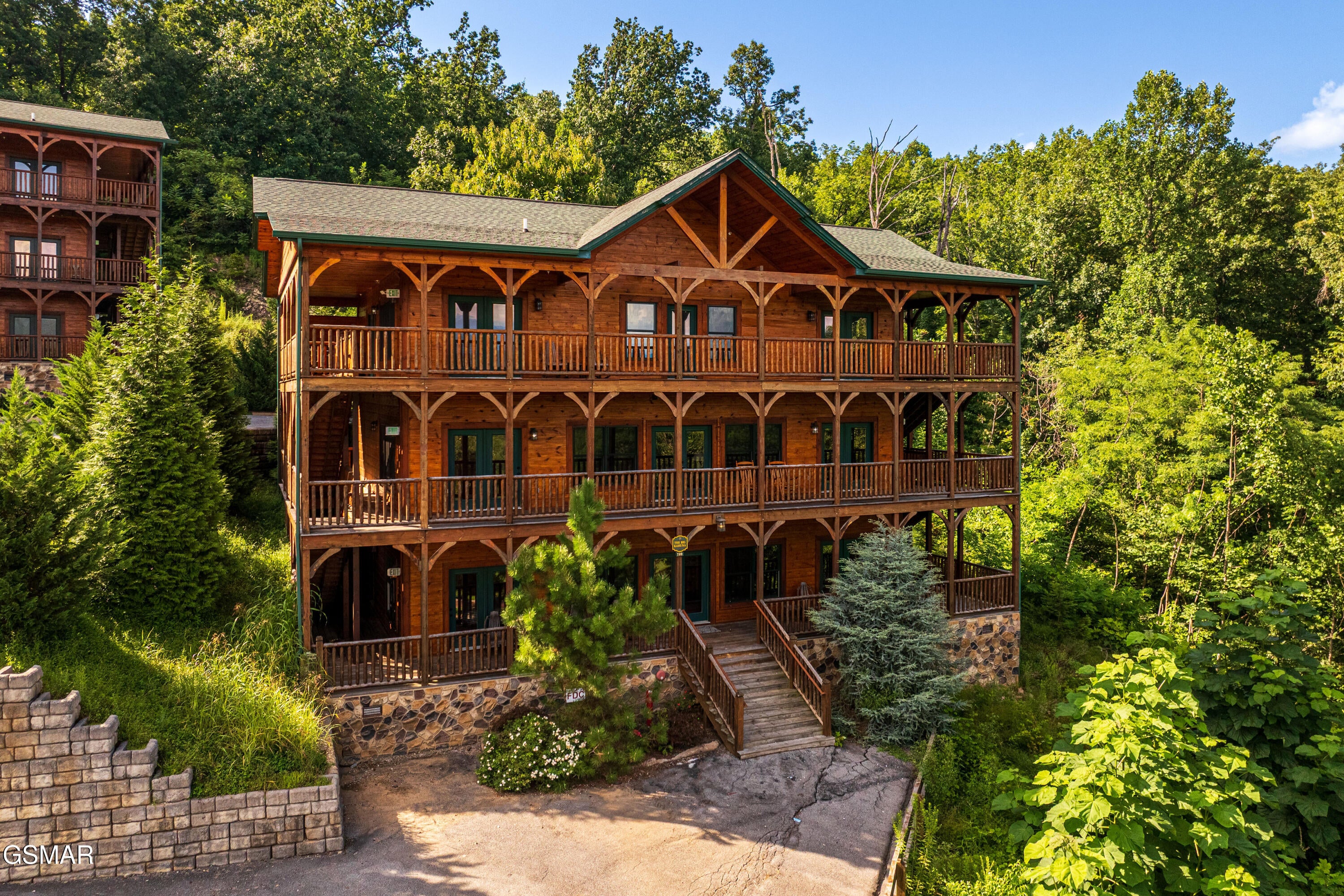 789 Mountain Stream Way — photo