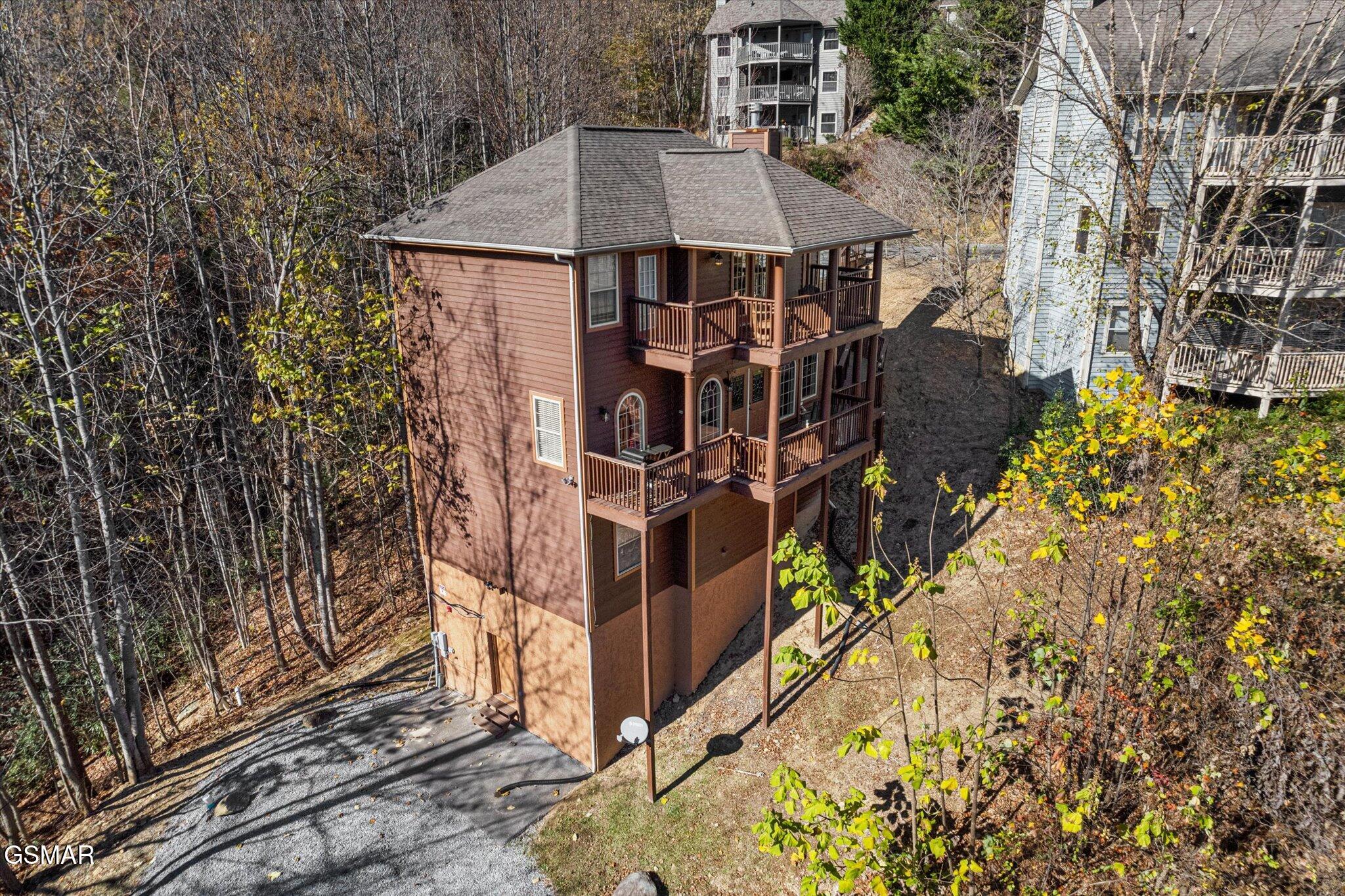 909 Black Wolf Way — photo
