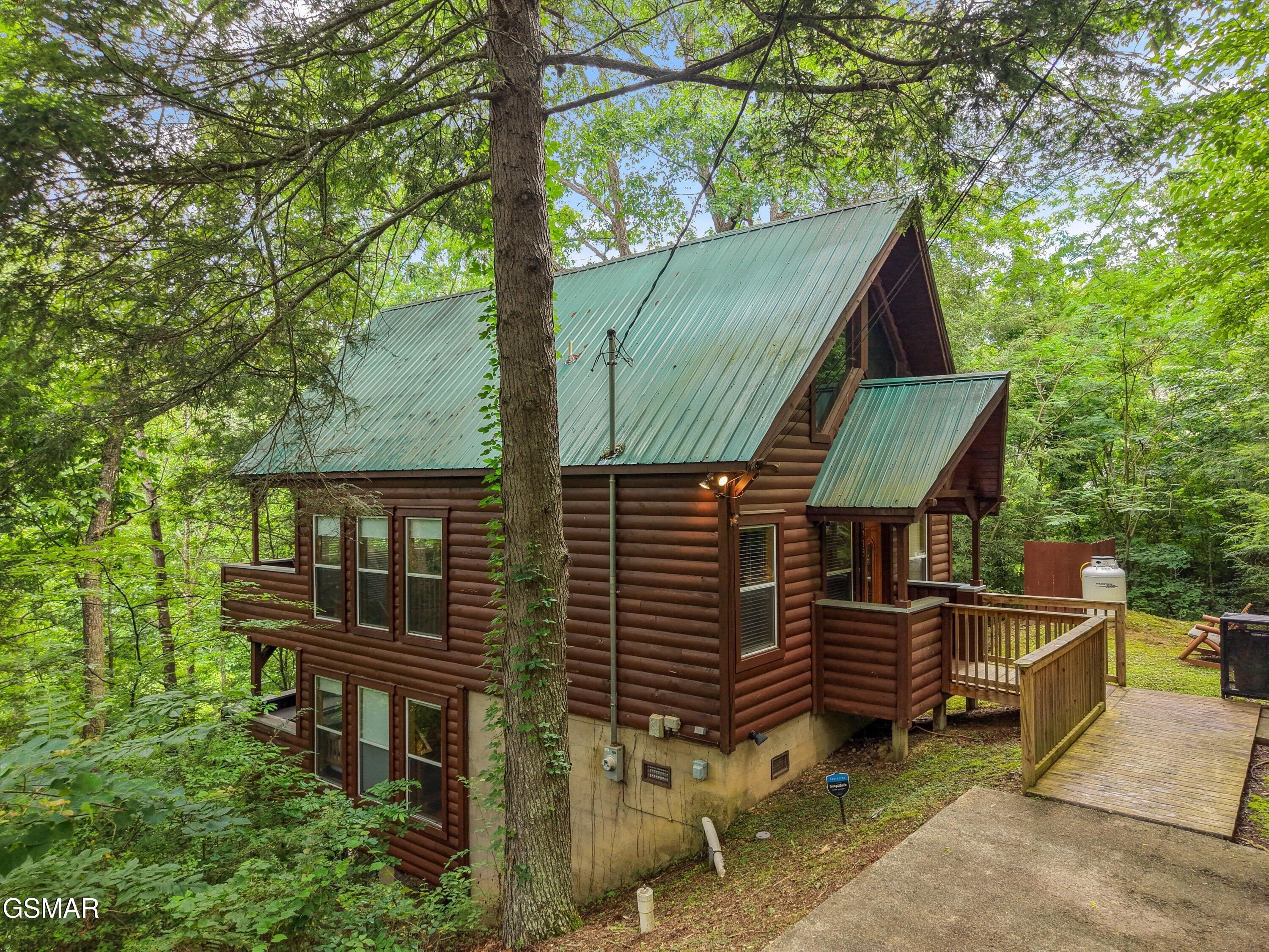 Home in Sevierville, TN 37876 — photo 2