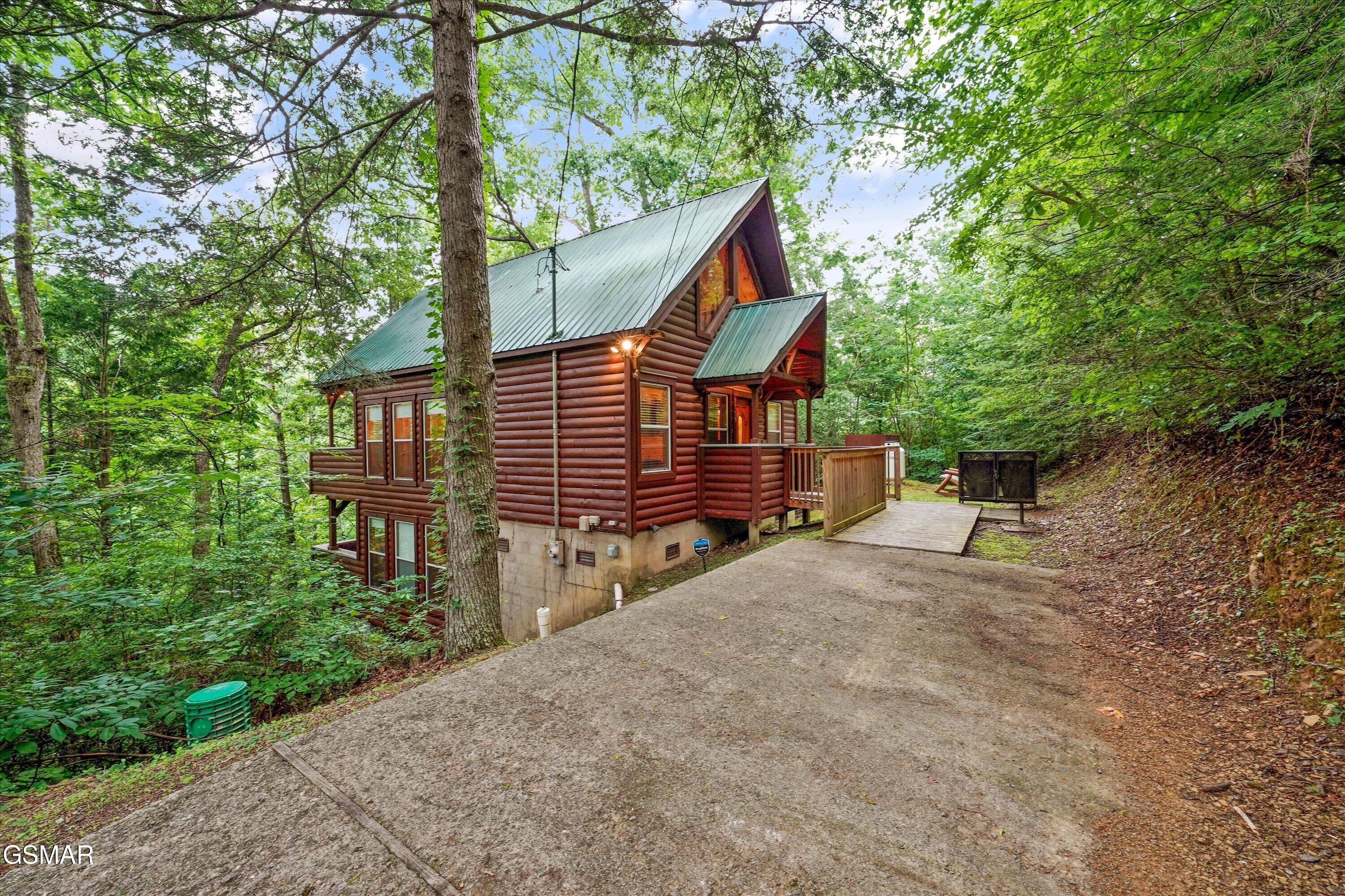 Home in Sevierville, TN 37876 — photo 3