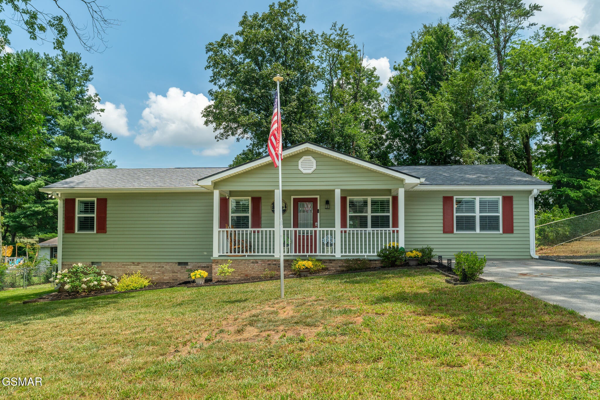 2360 Pinewood Drive — photo