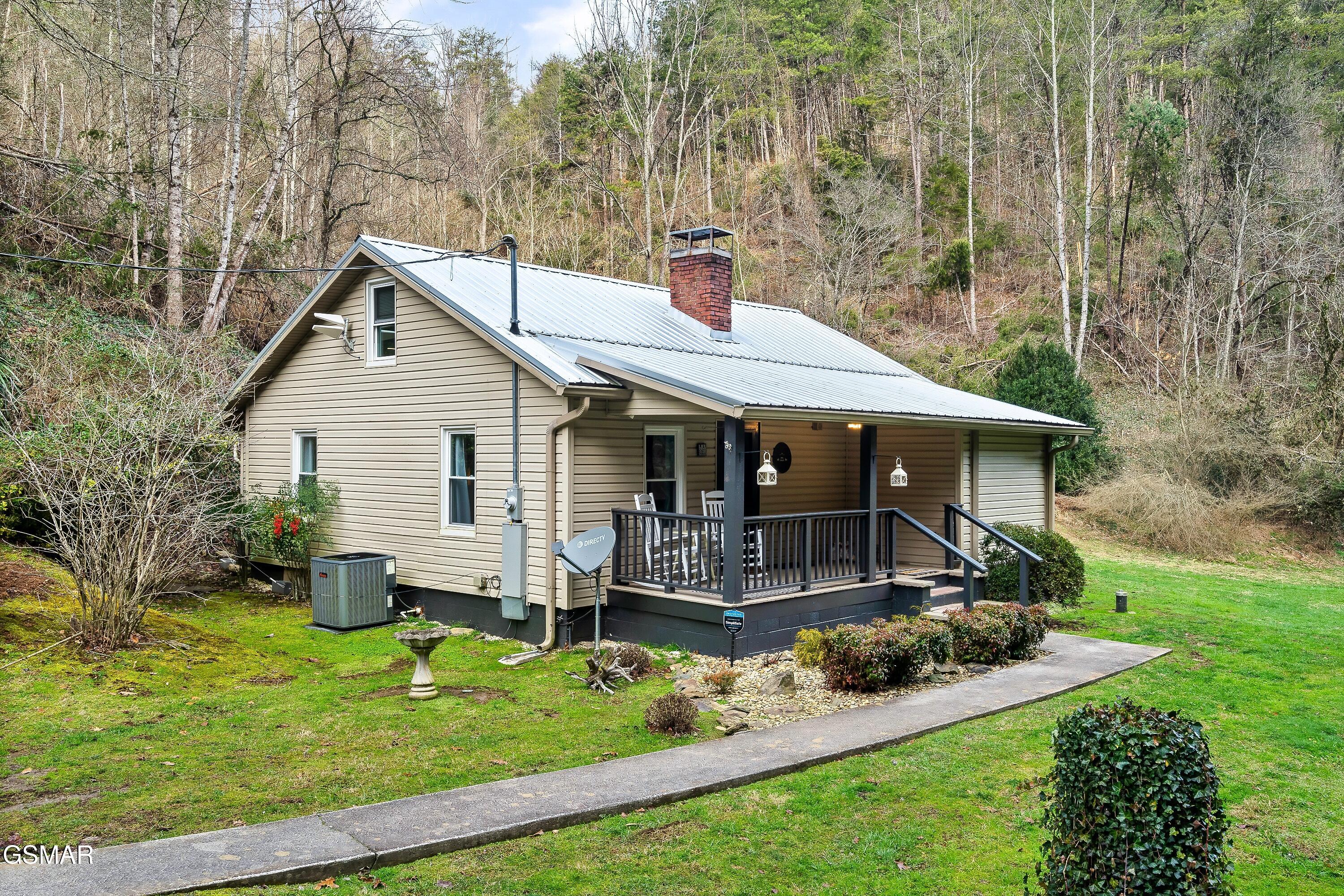 1105 King Branch Road — photo
