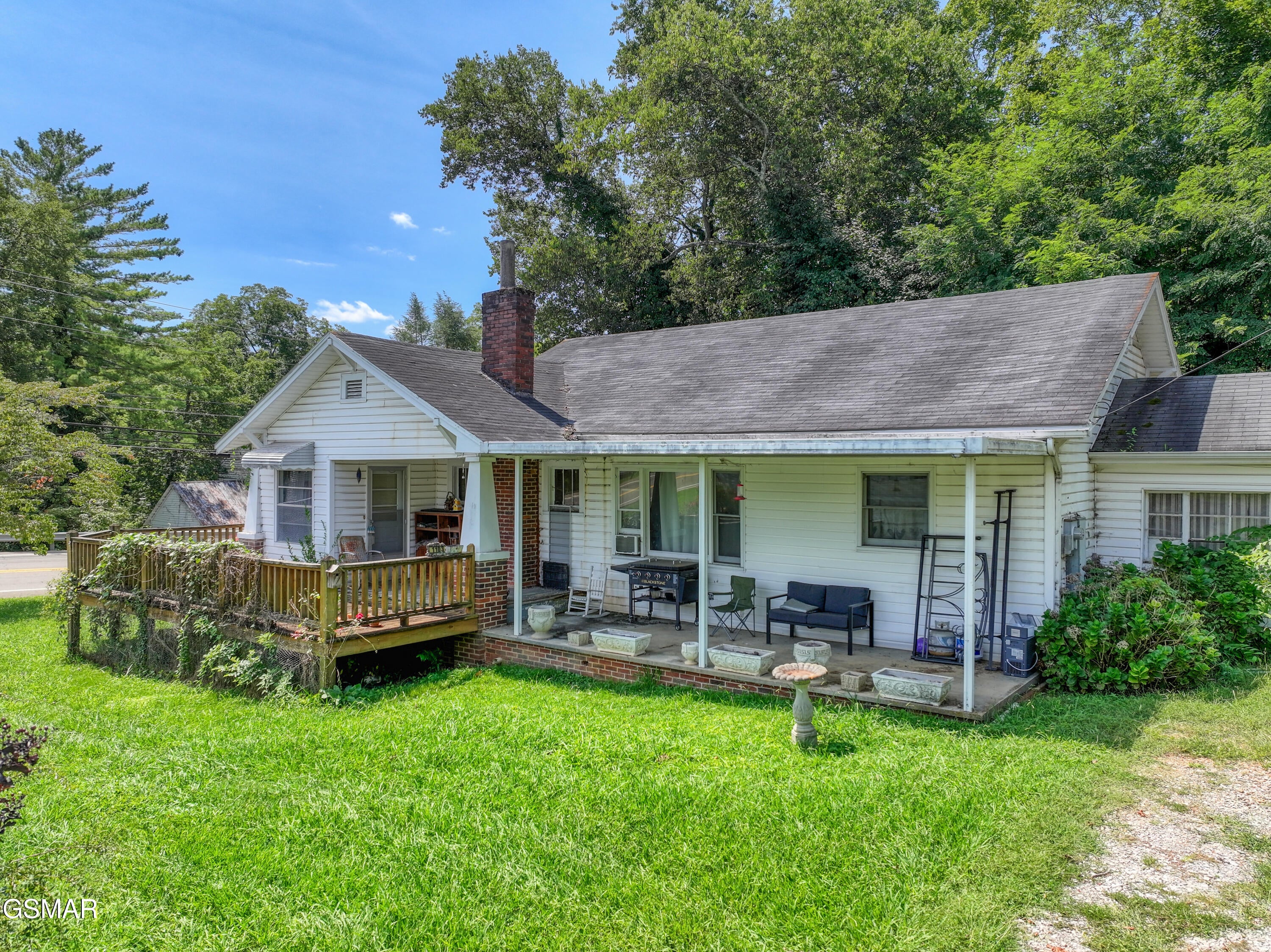 1103 Academy Circle — photo