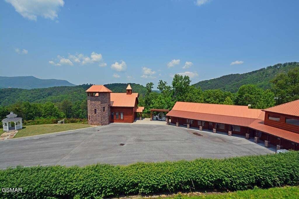 1740 High Rock Way — photo