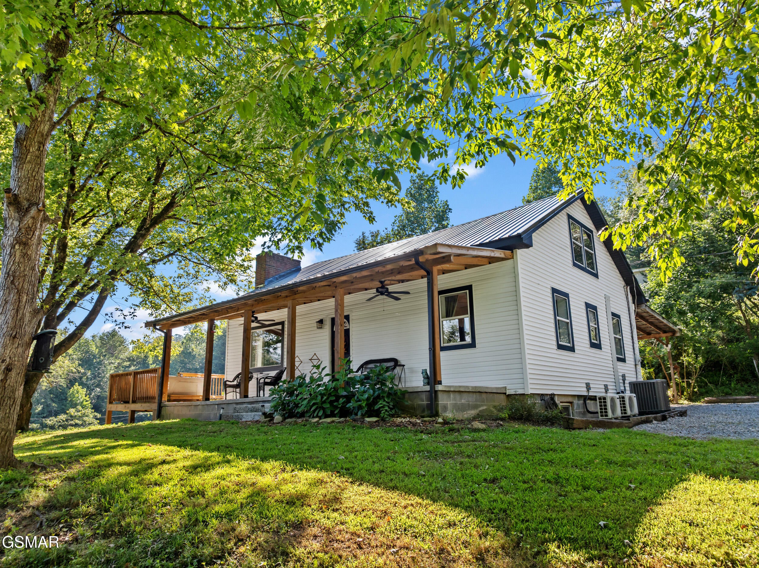2059 Upper Middle Creek Road — photo