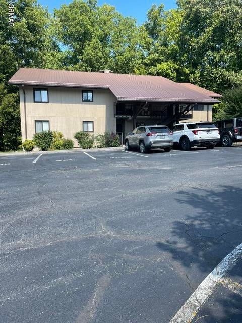 221 Woodland Road Unit 205 — photo