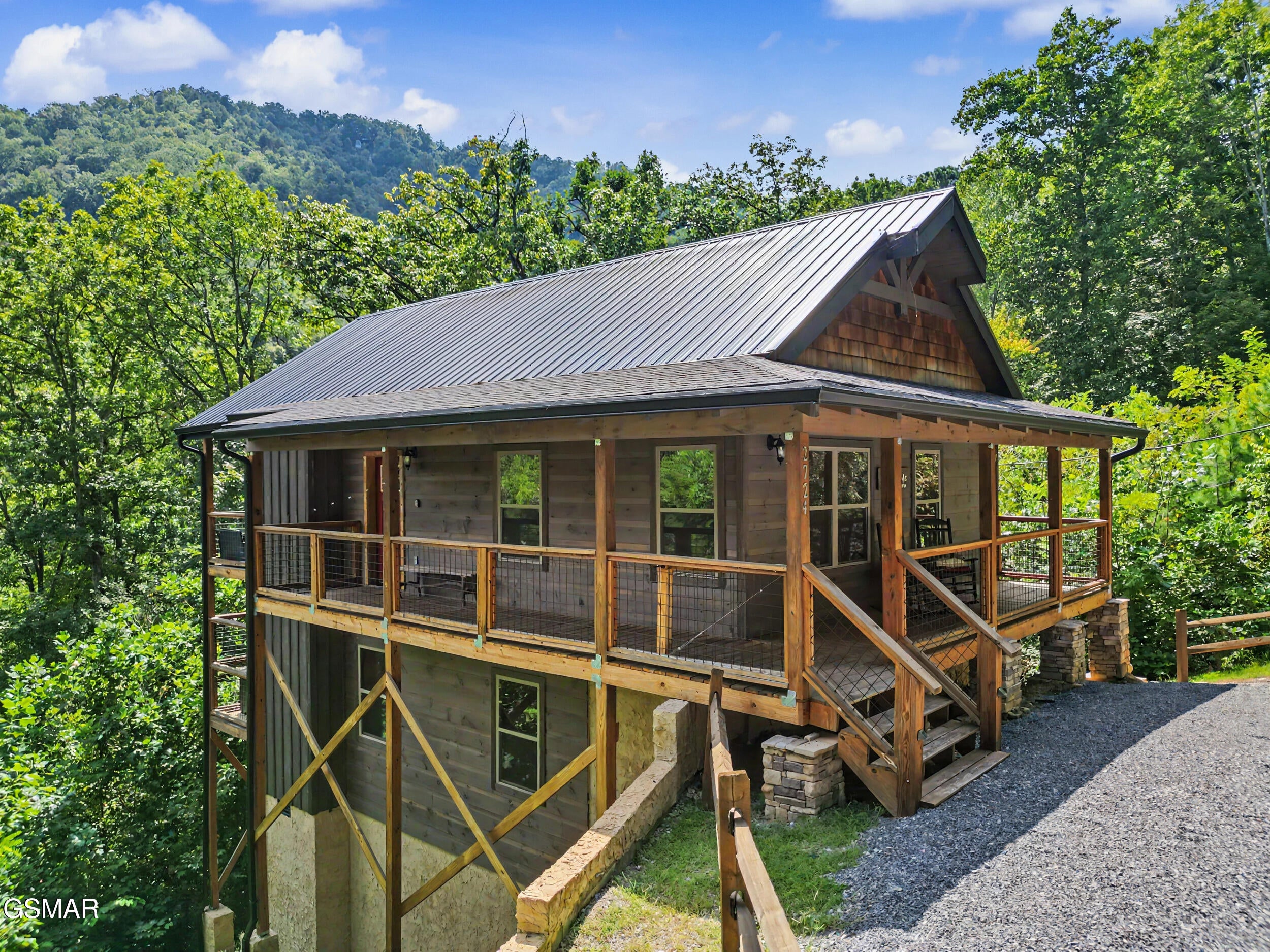 2724 Pine Crest Lane — photo