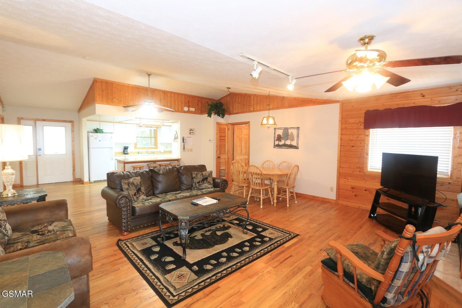 Home in Sevierville, TN 37876 — photo 2
