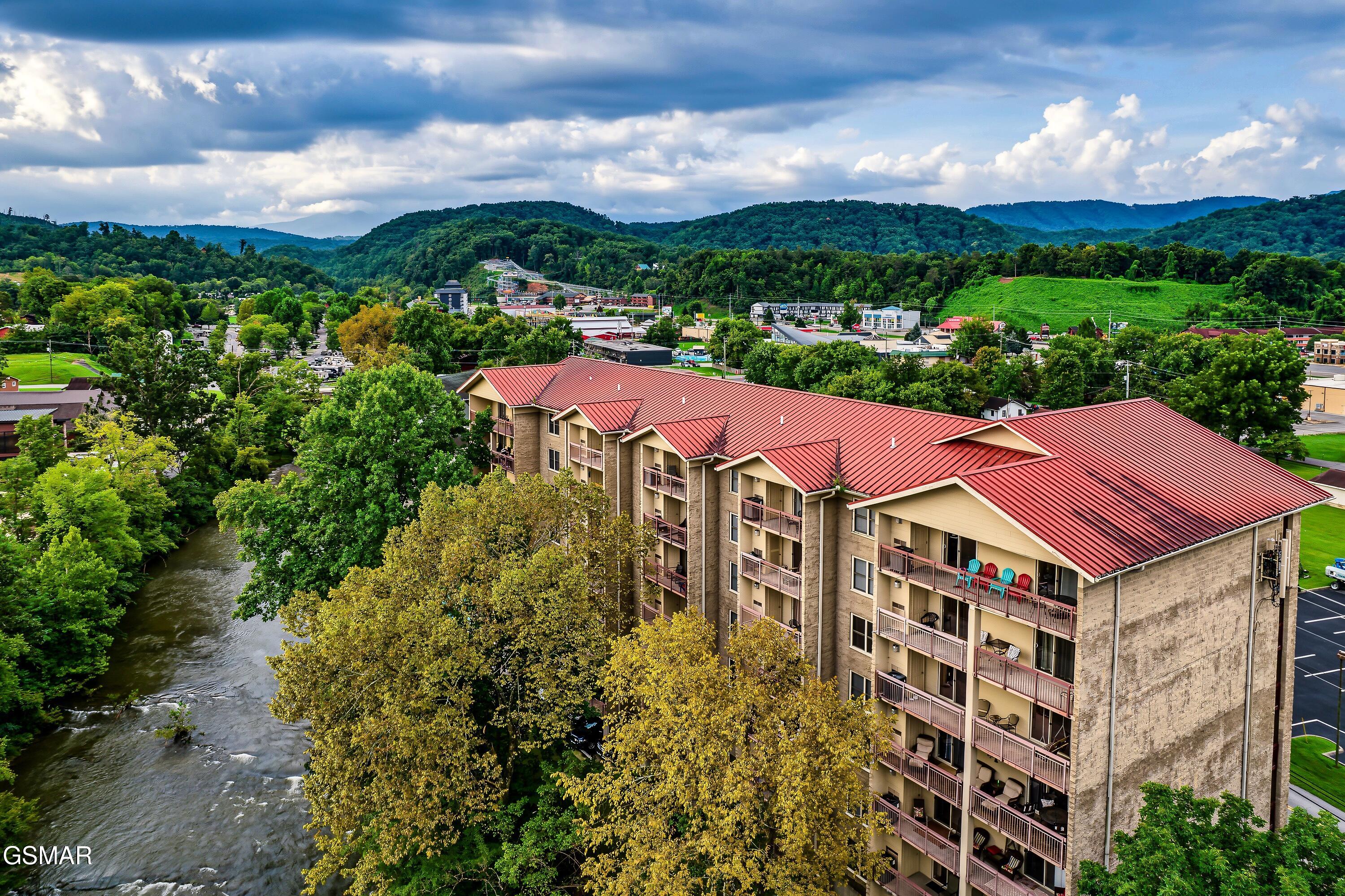 3919 S River Road Unit 604 — photo