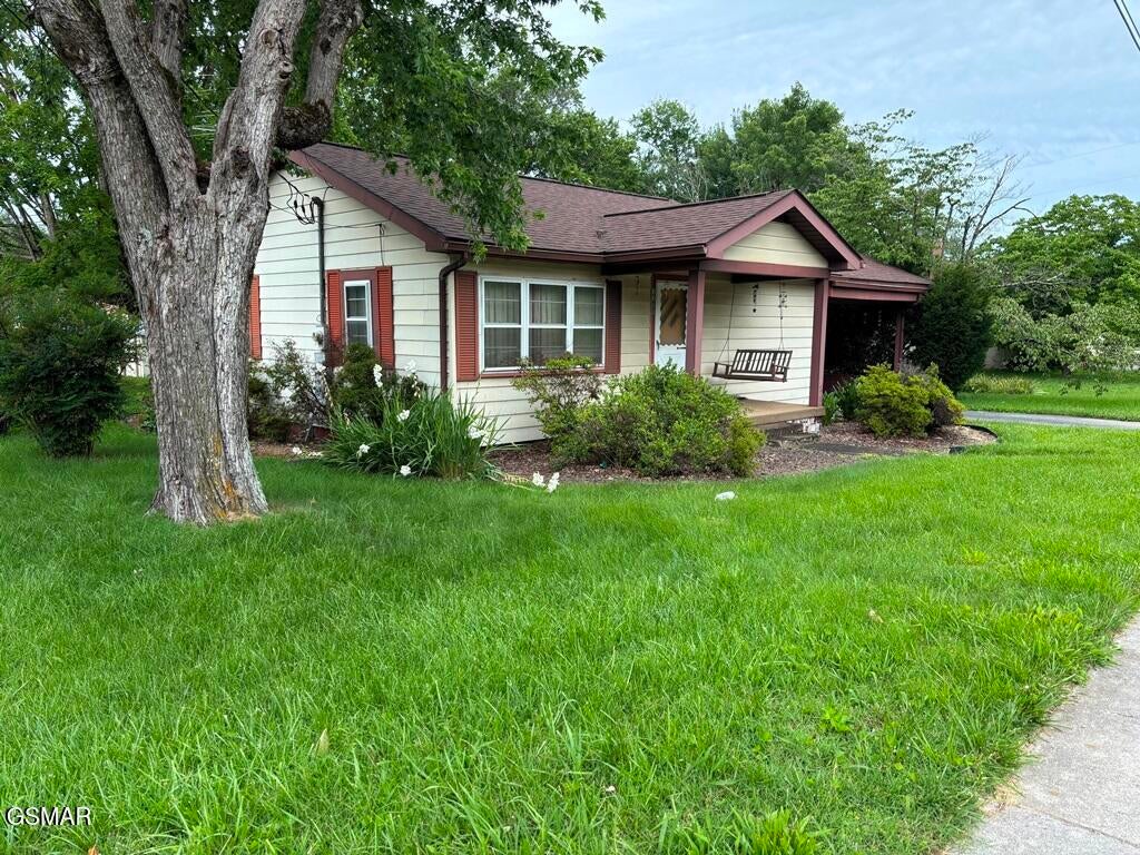 3306 Teaster Lane — photo