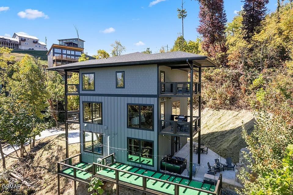 741 Chestnut Drive — photo