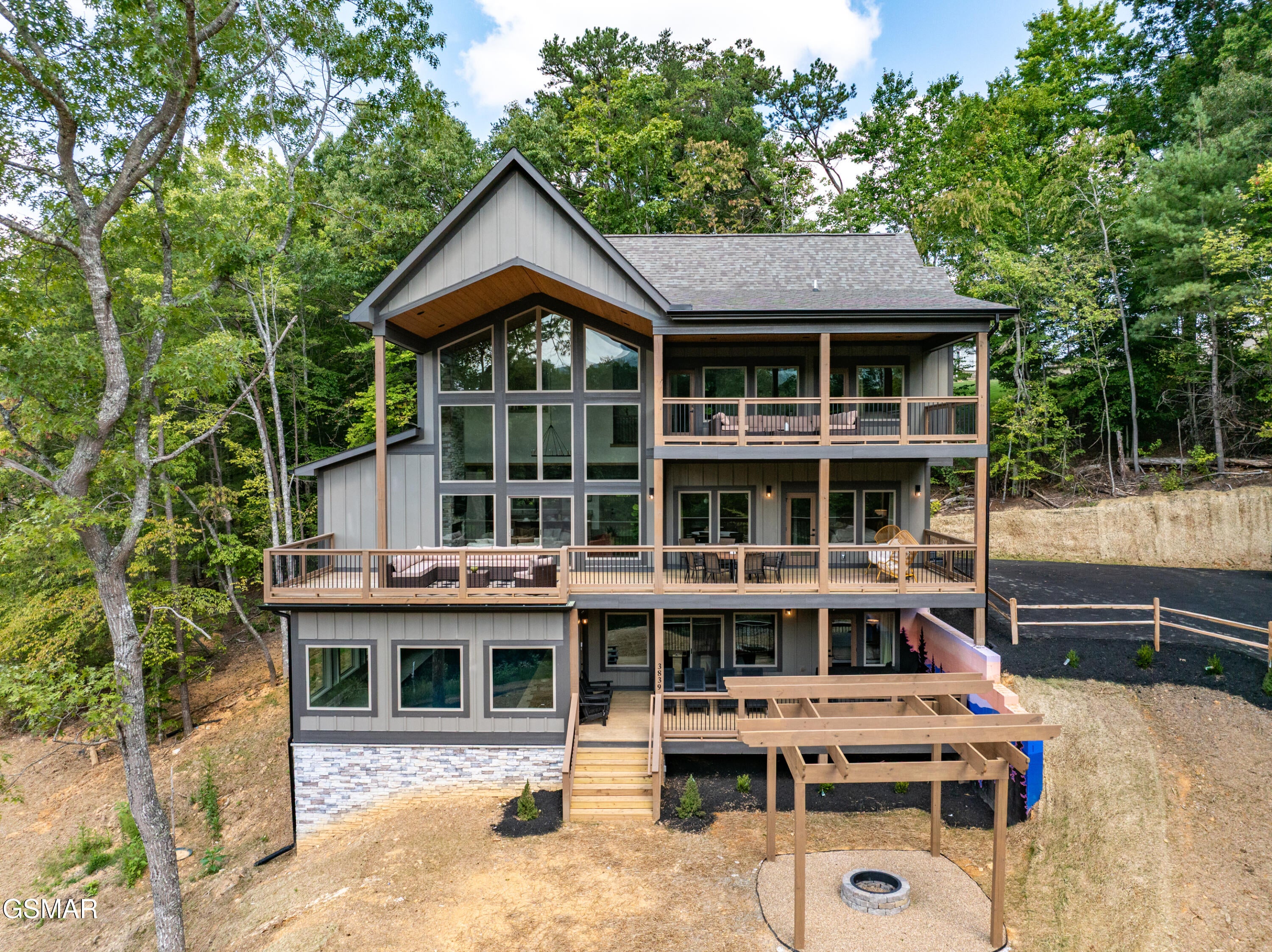 3839 Revetta Circle — photo