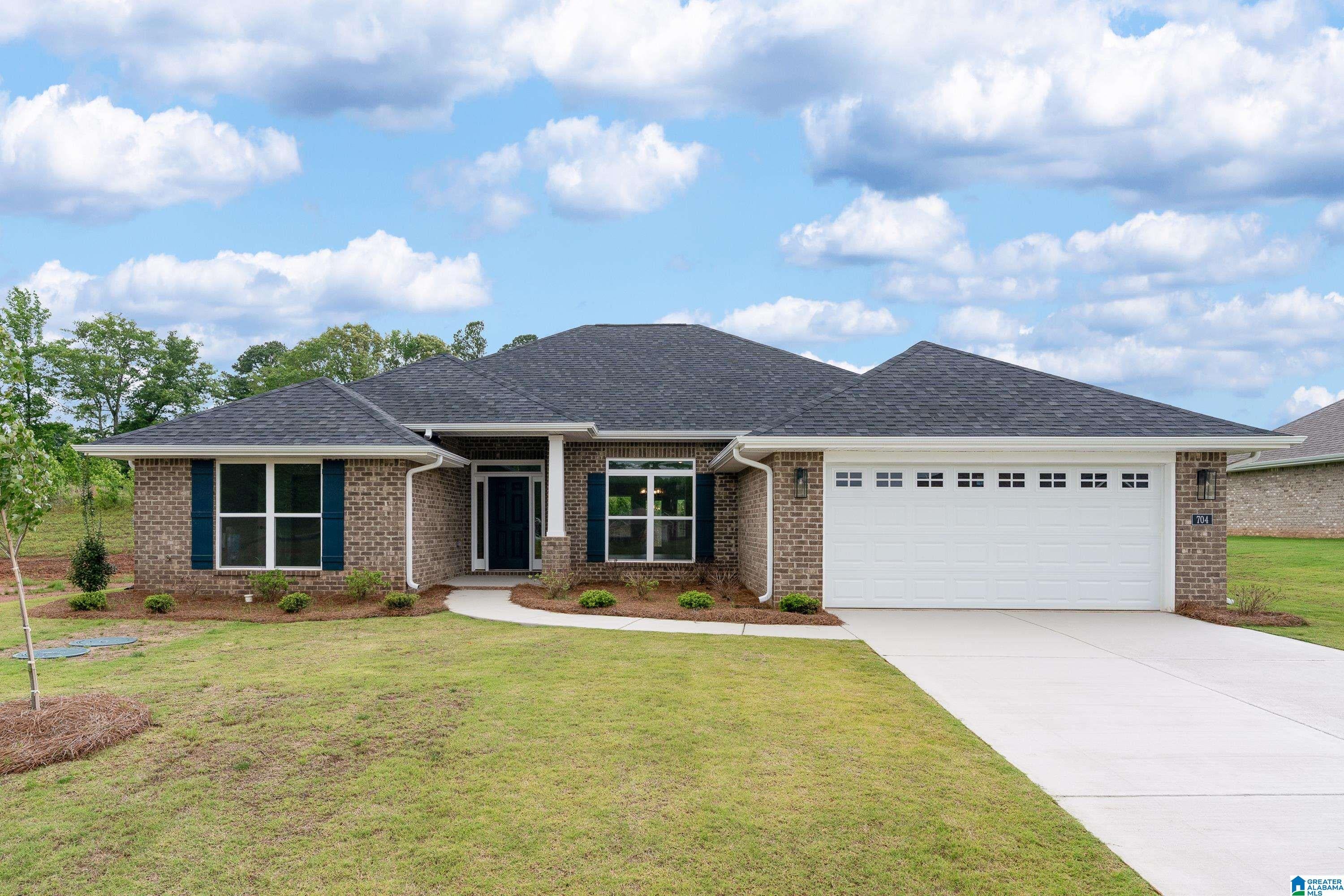 704 Jamestown Circle — photo