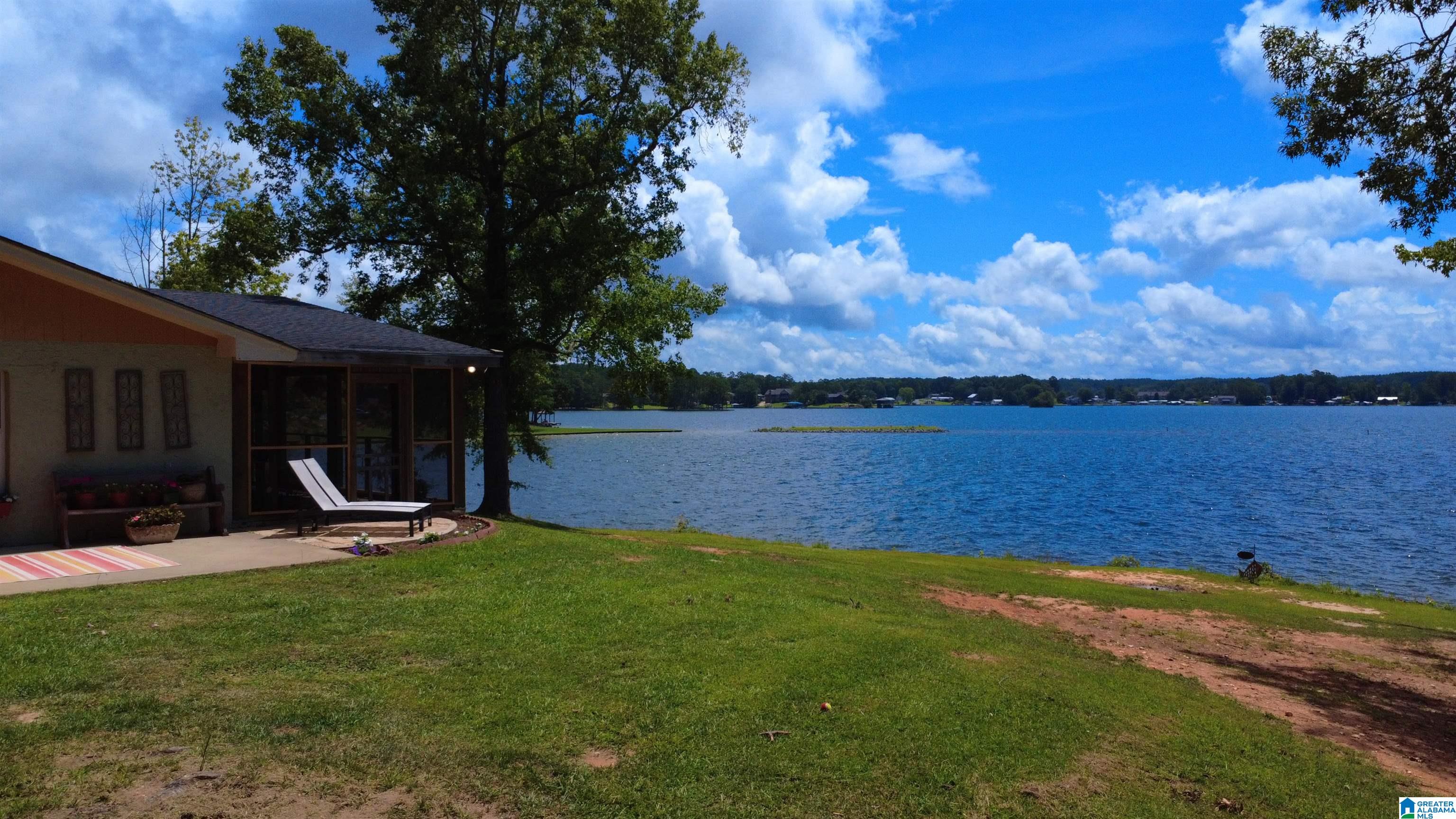 232 Mockingbird Lane — photo