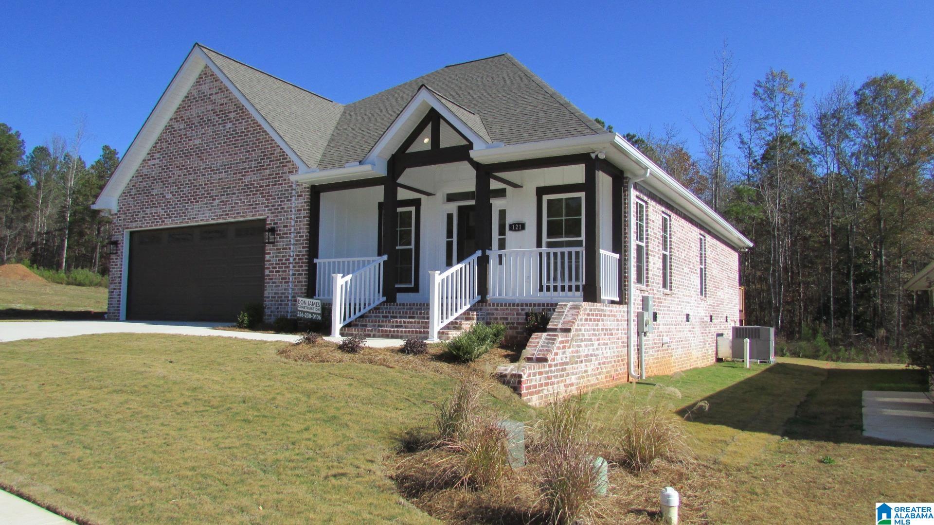 121 Village Circle — photo
