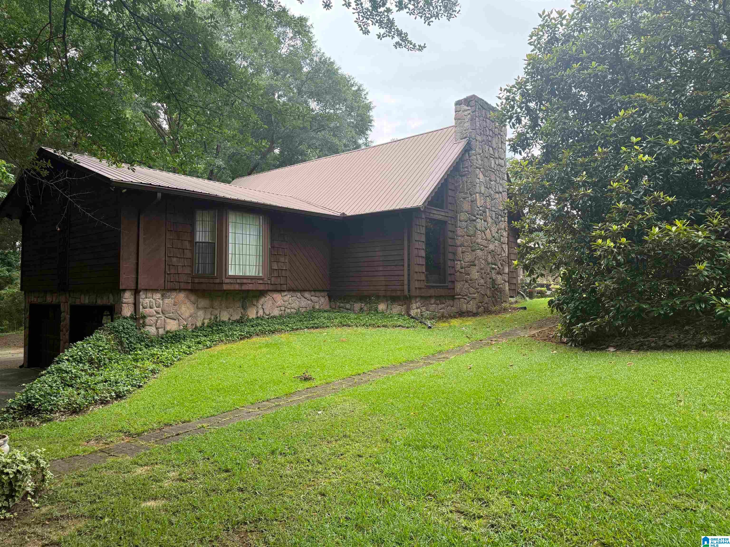 981 Morris Majestic Road — photo