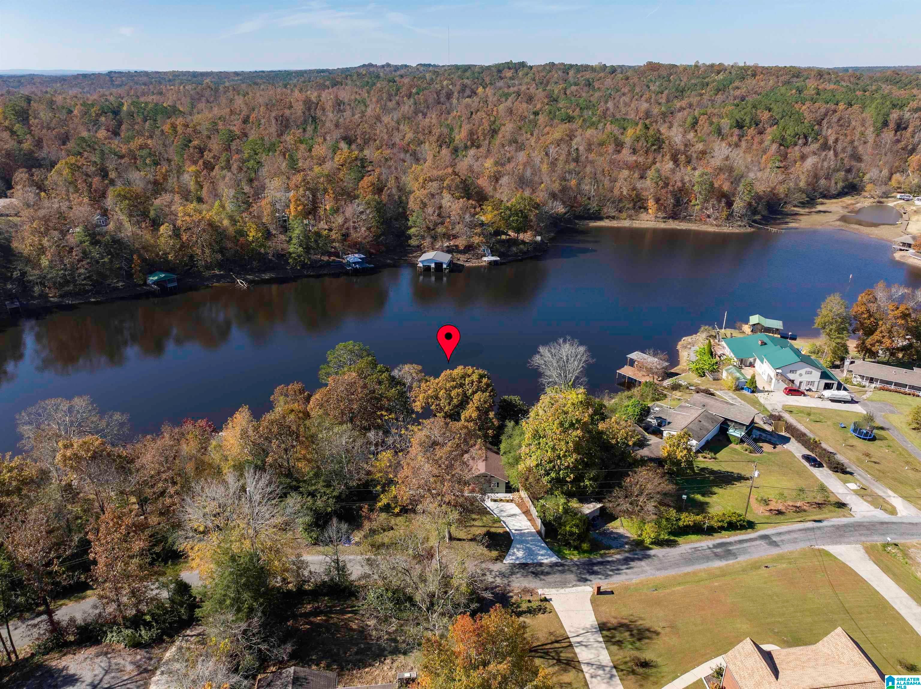 332 Lakeshore Lane — photo