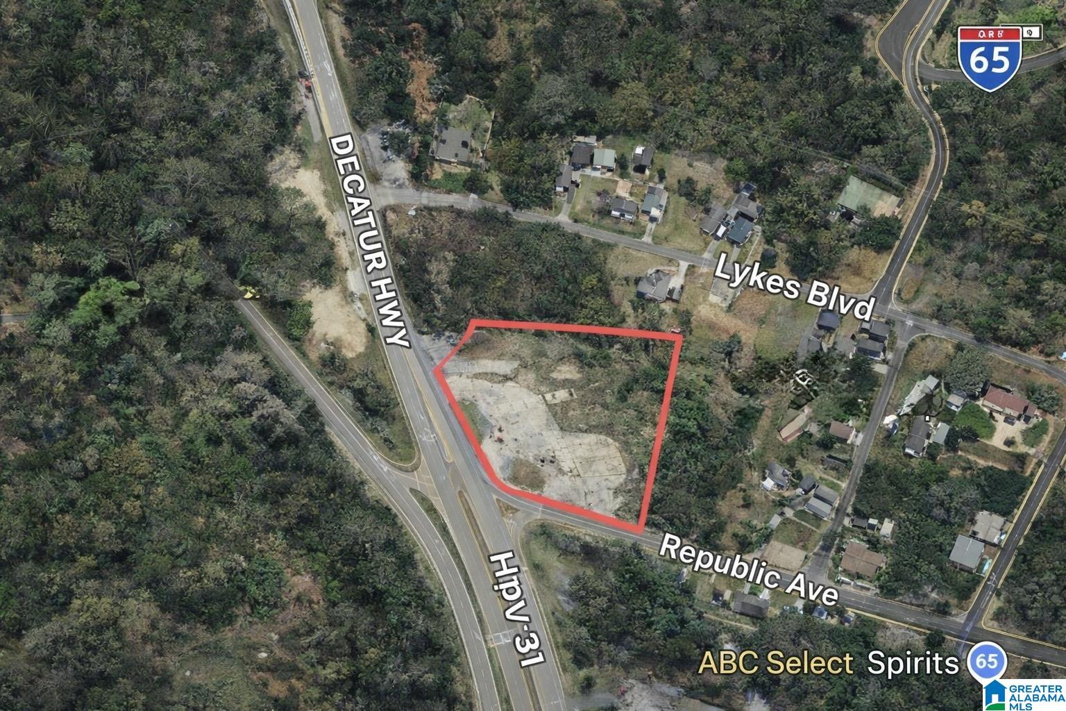 2104 Decatur Highway — photo