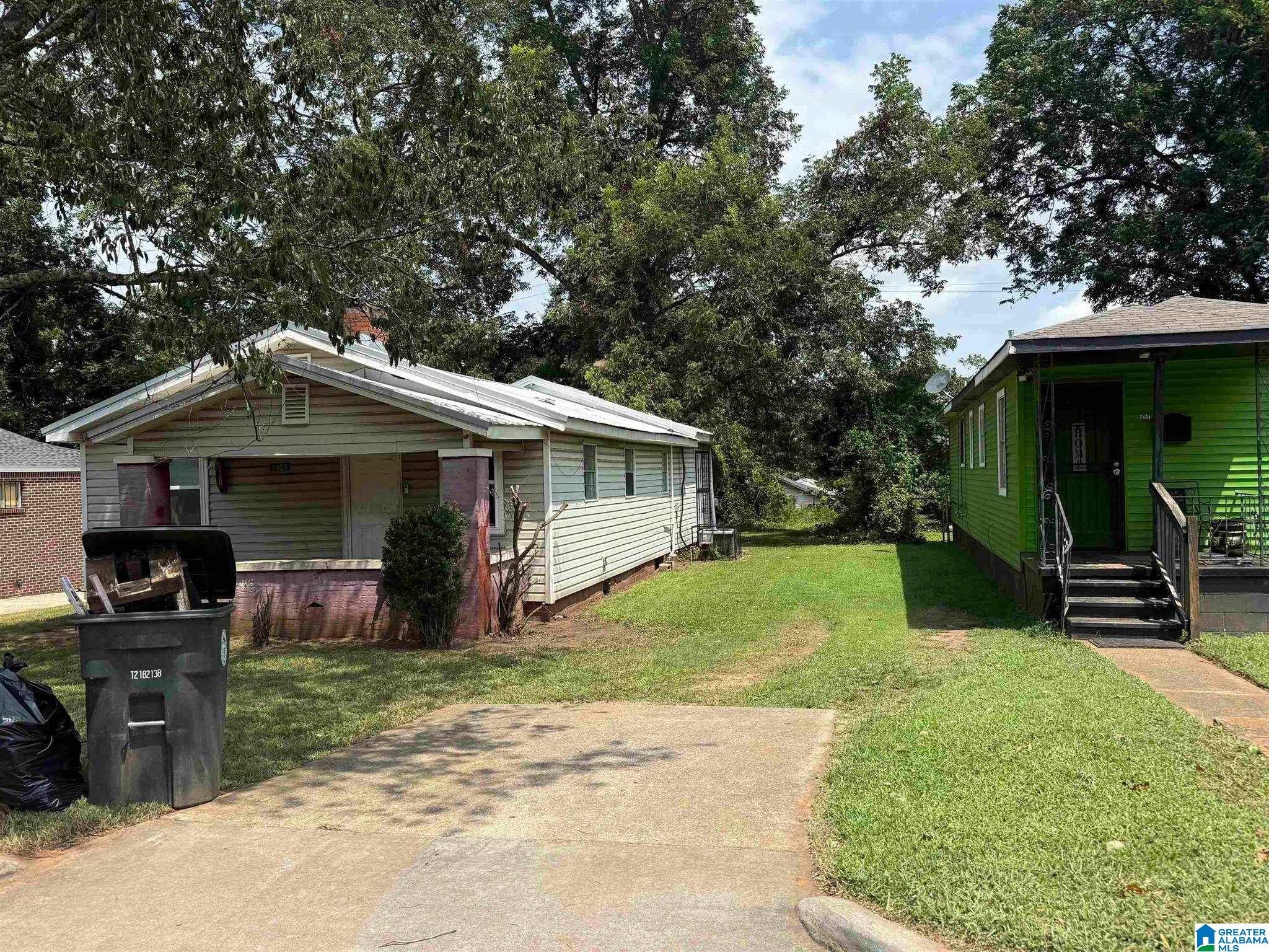 2408 Lawn Avenue SW — photo