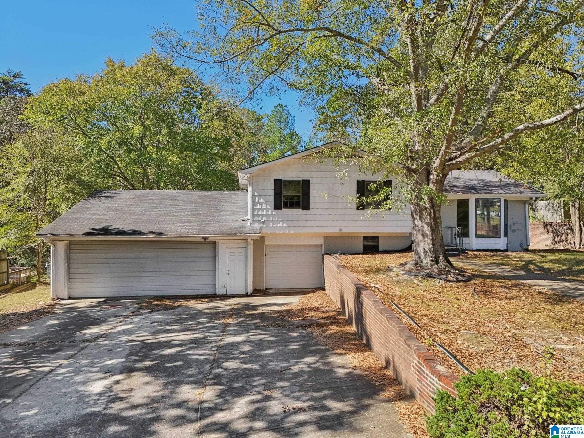 8400 Country Circle — photo