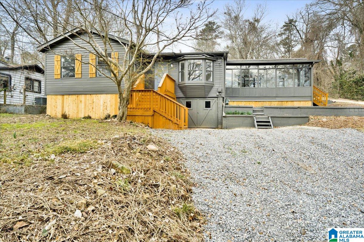 2962 Queenstown Road — photo