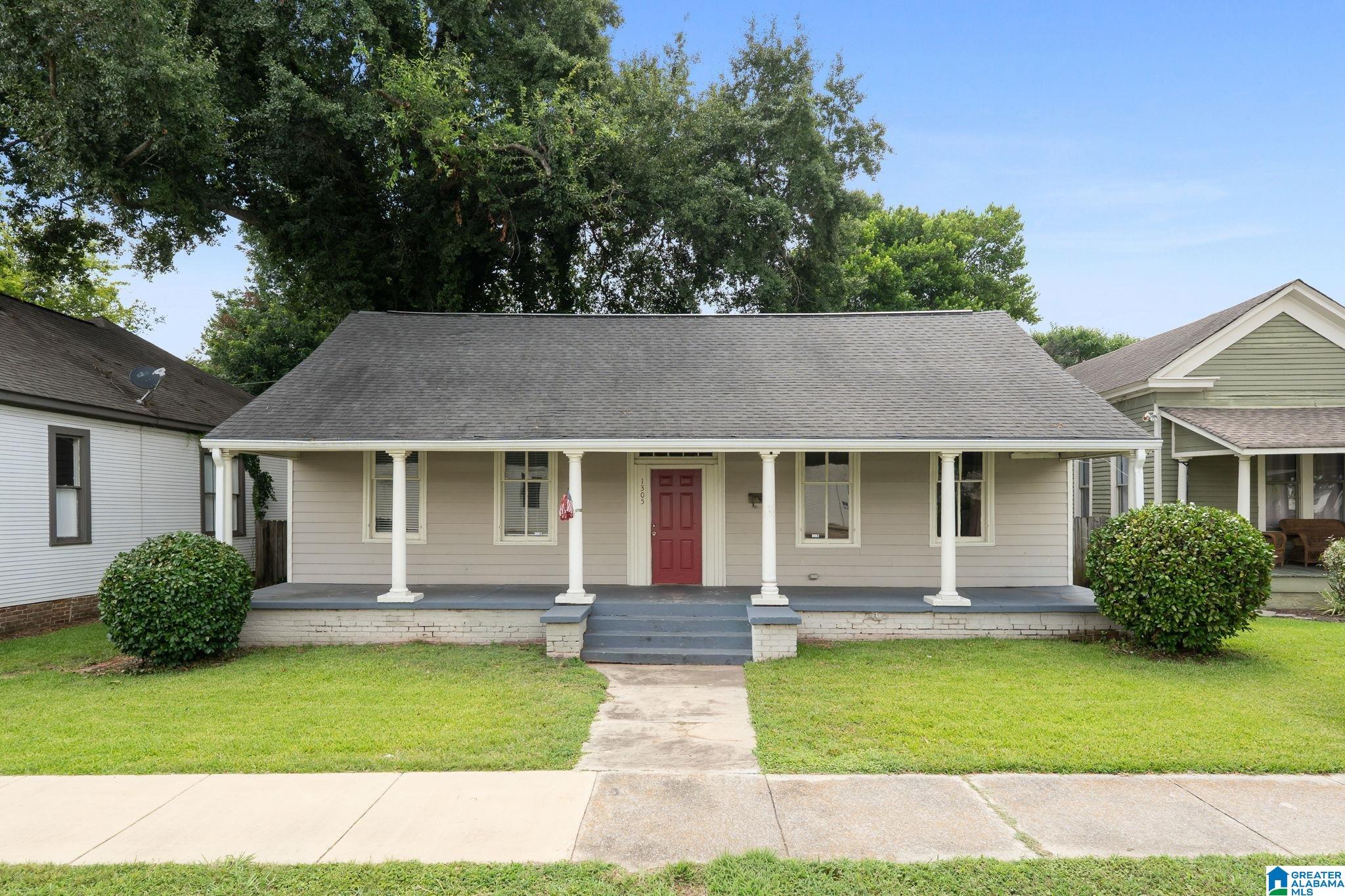1305 Queen City Avenue — photo