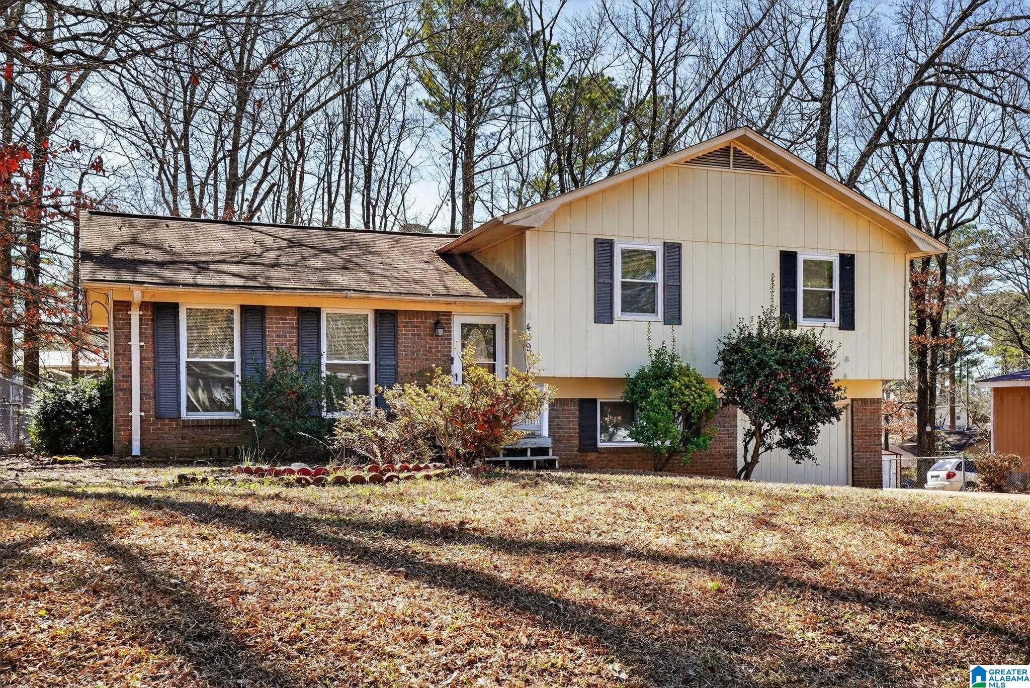 429 Woodland Court — photo