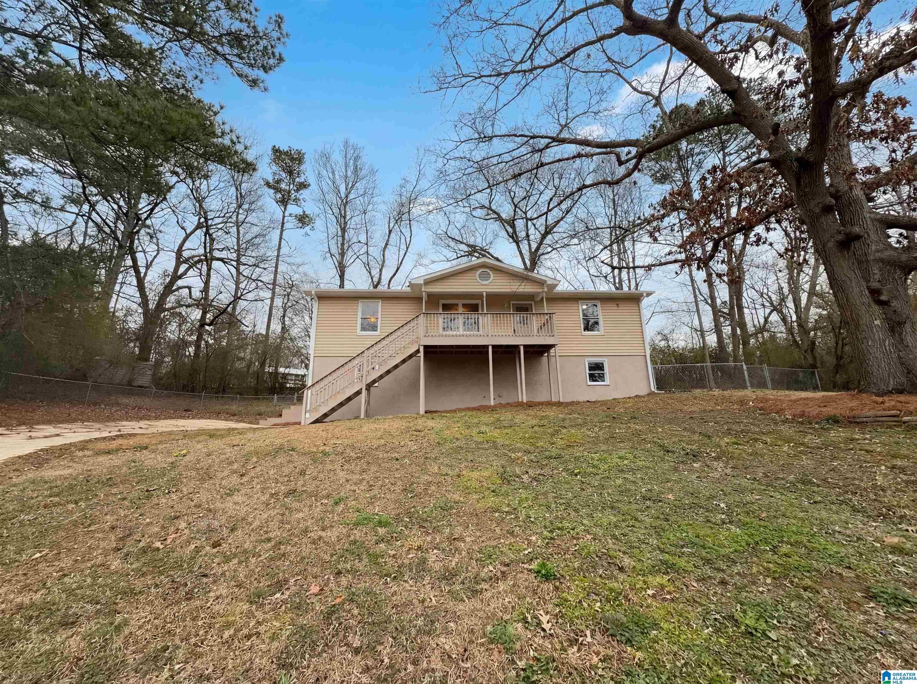 225 Ash Circle — photo
