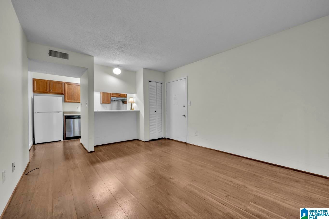 411 Skyview Drive E — photo