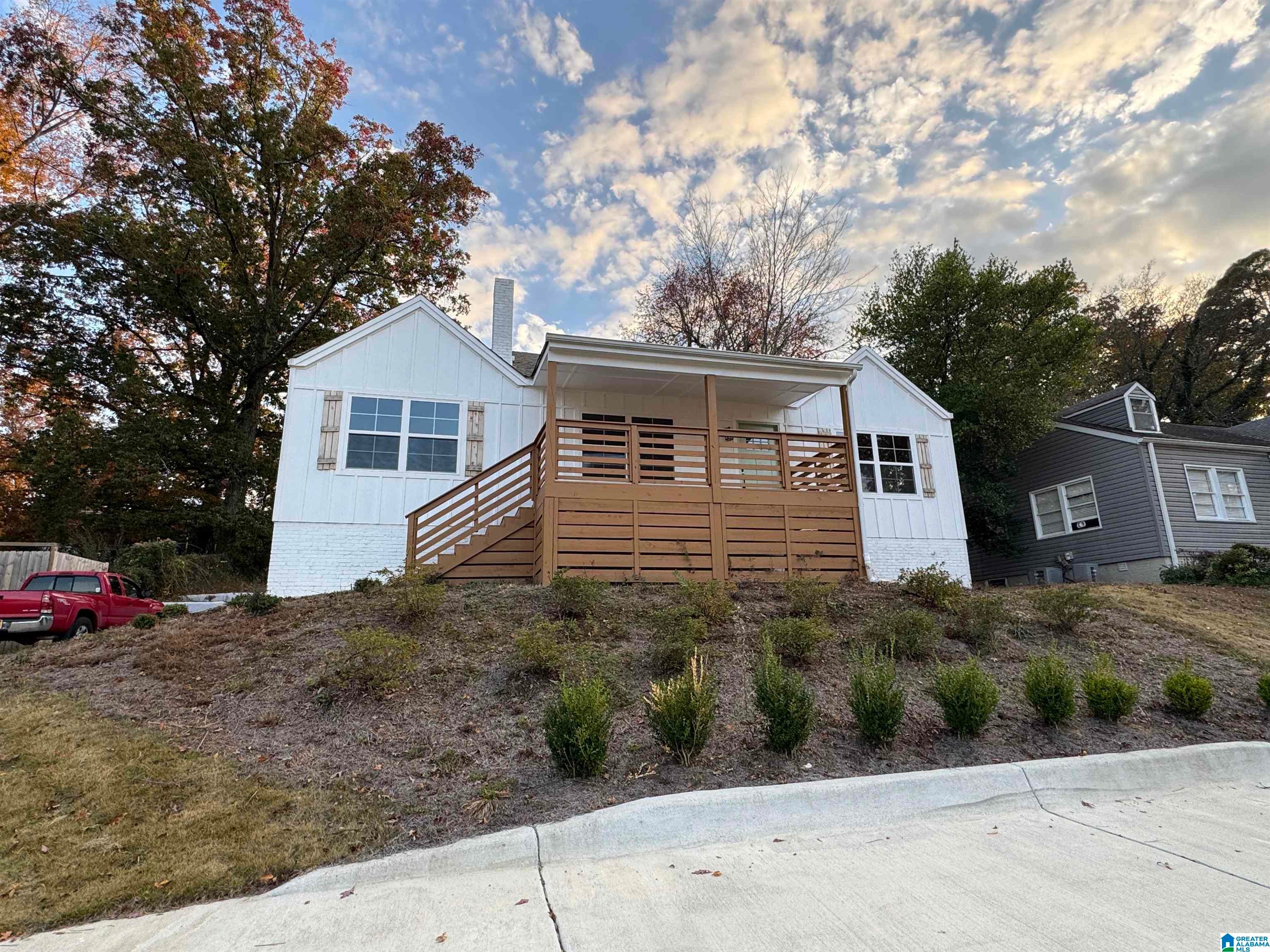 1807 Mayfair Drive — photo
