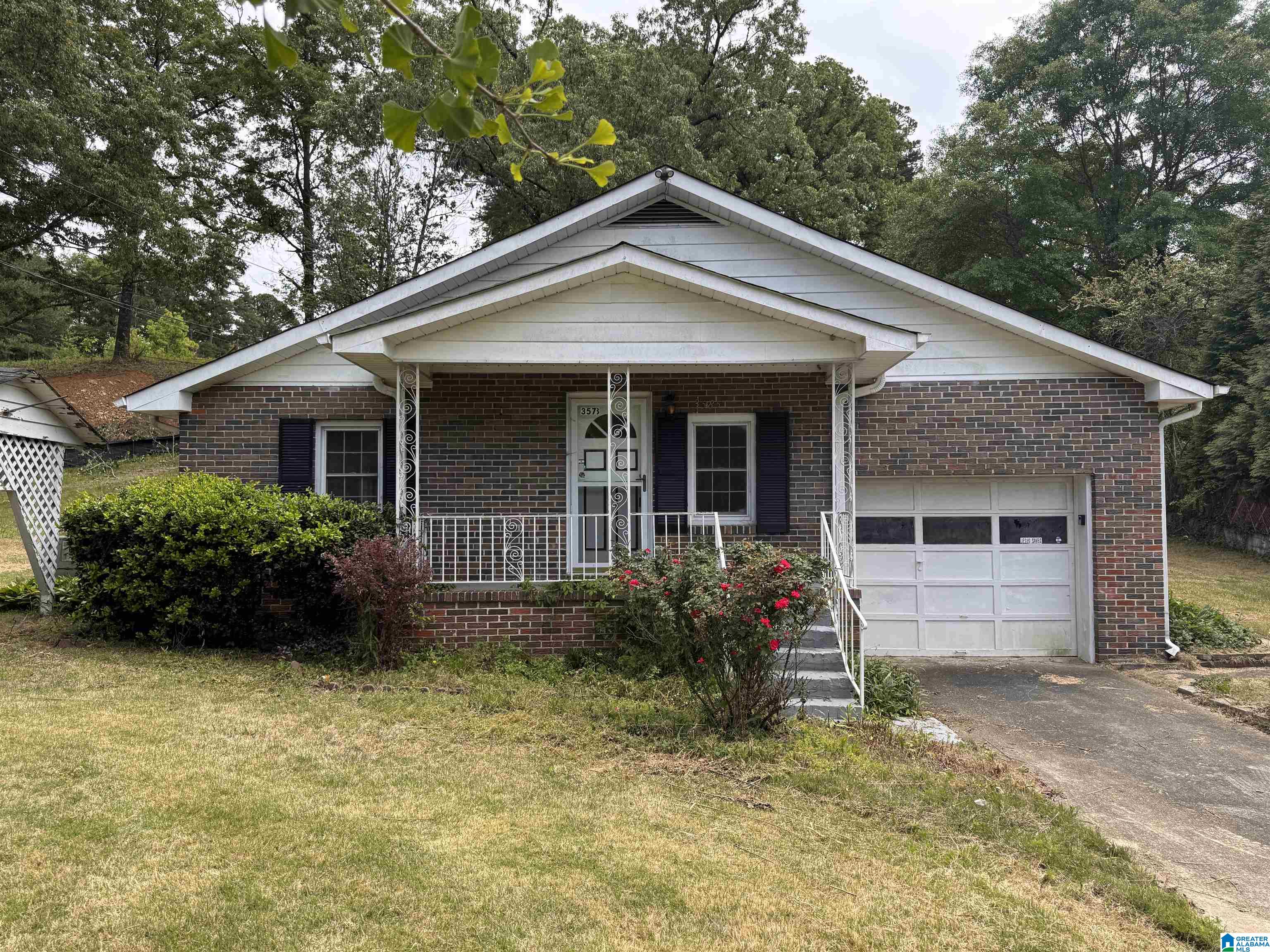 3573 Queenstown Road — photo