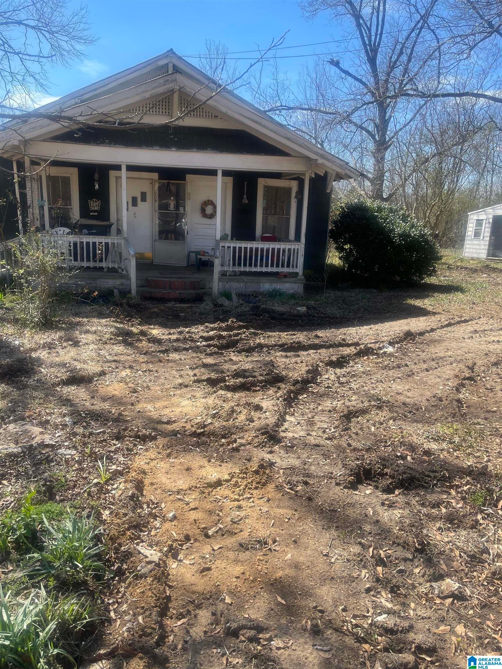 208 N Railroad Street — photo